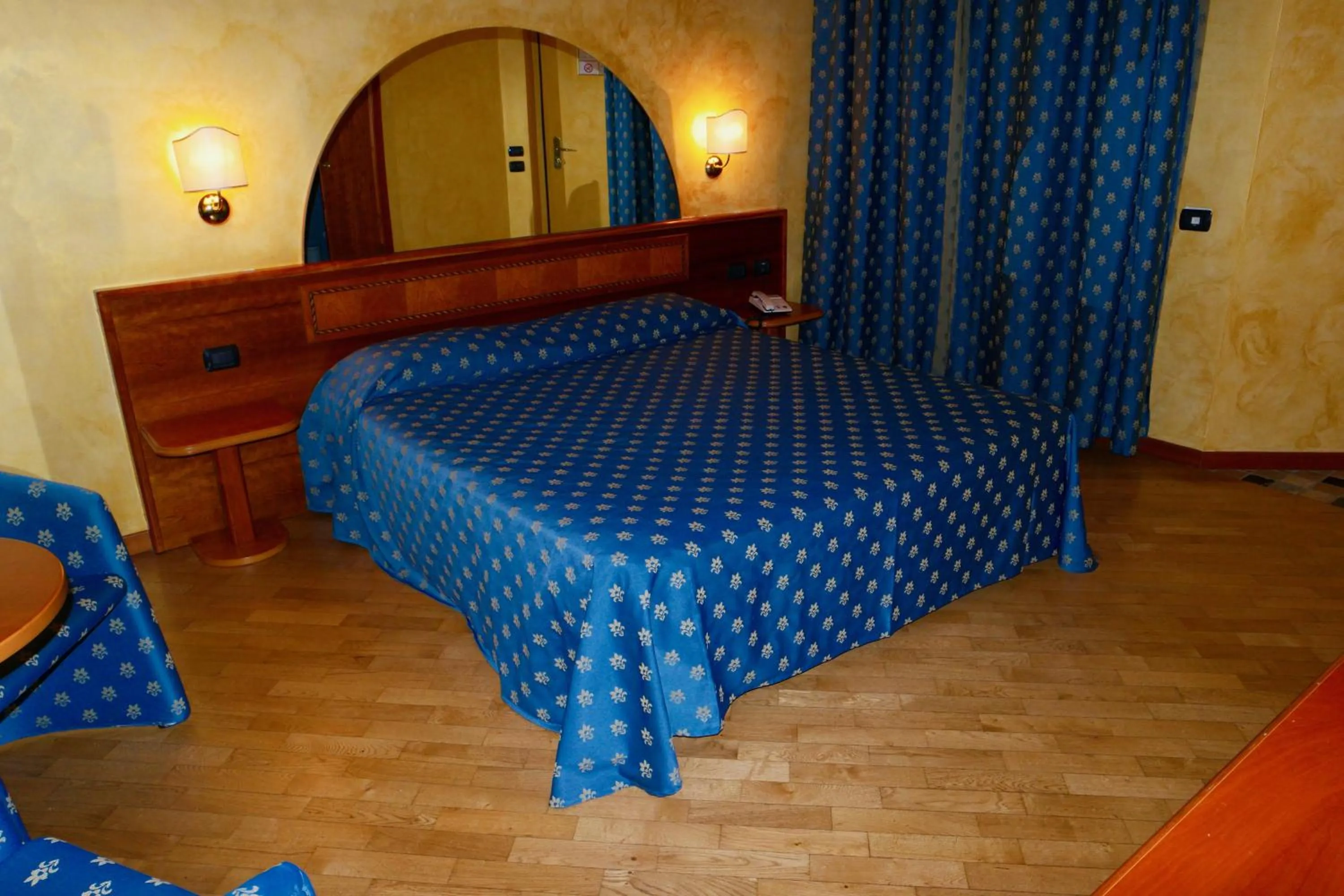 Bed in Hotel Air Bag