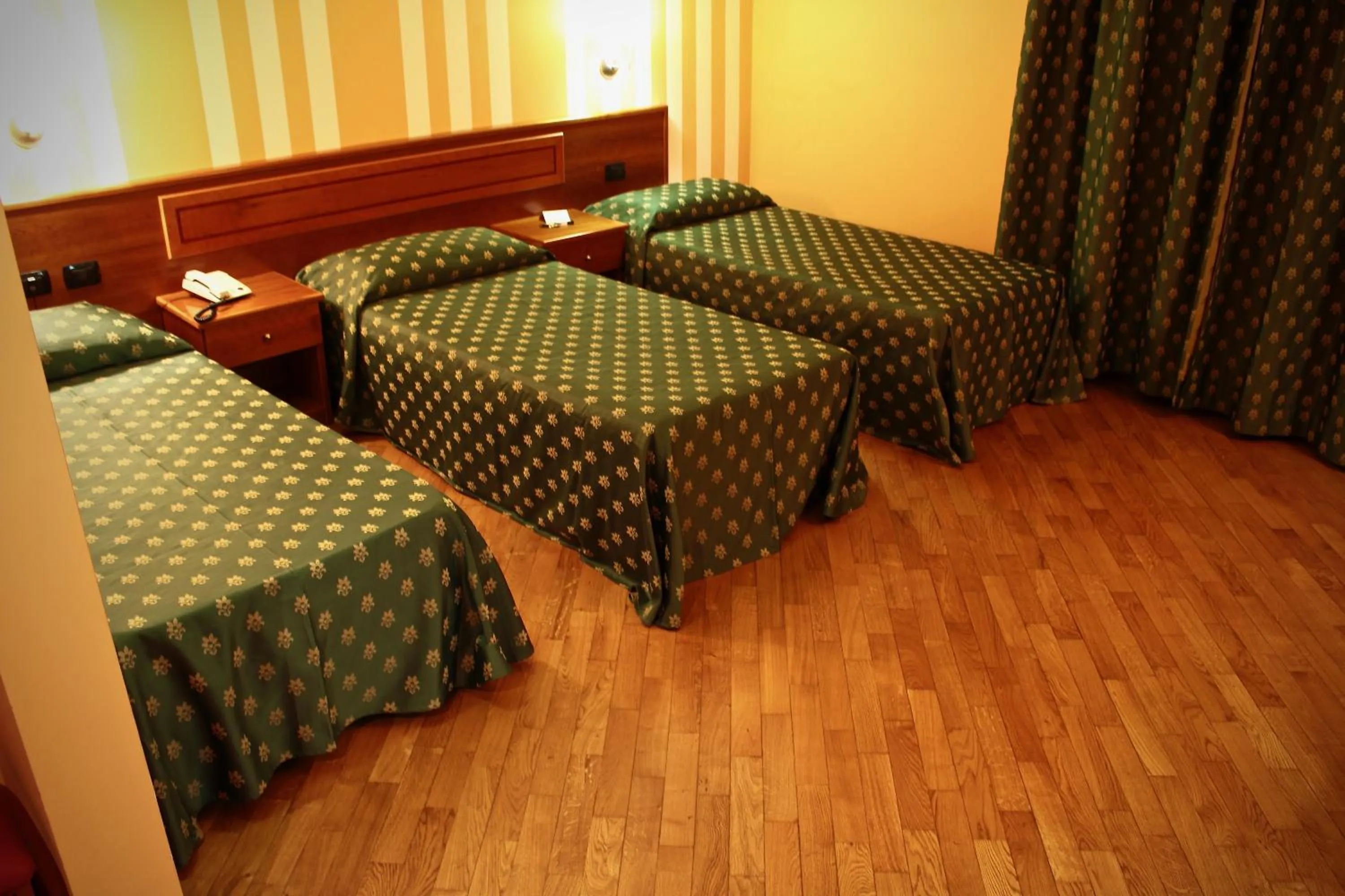 Photo of the whole room, Bed in Hotel Air Bag