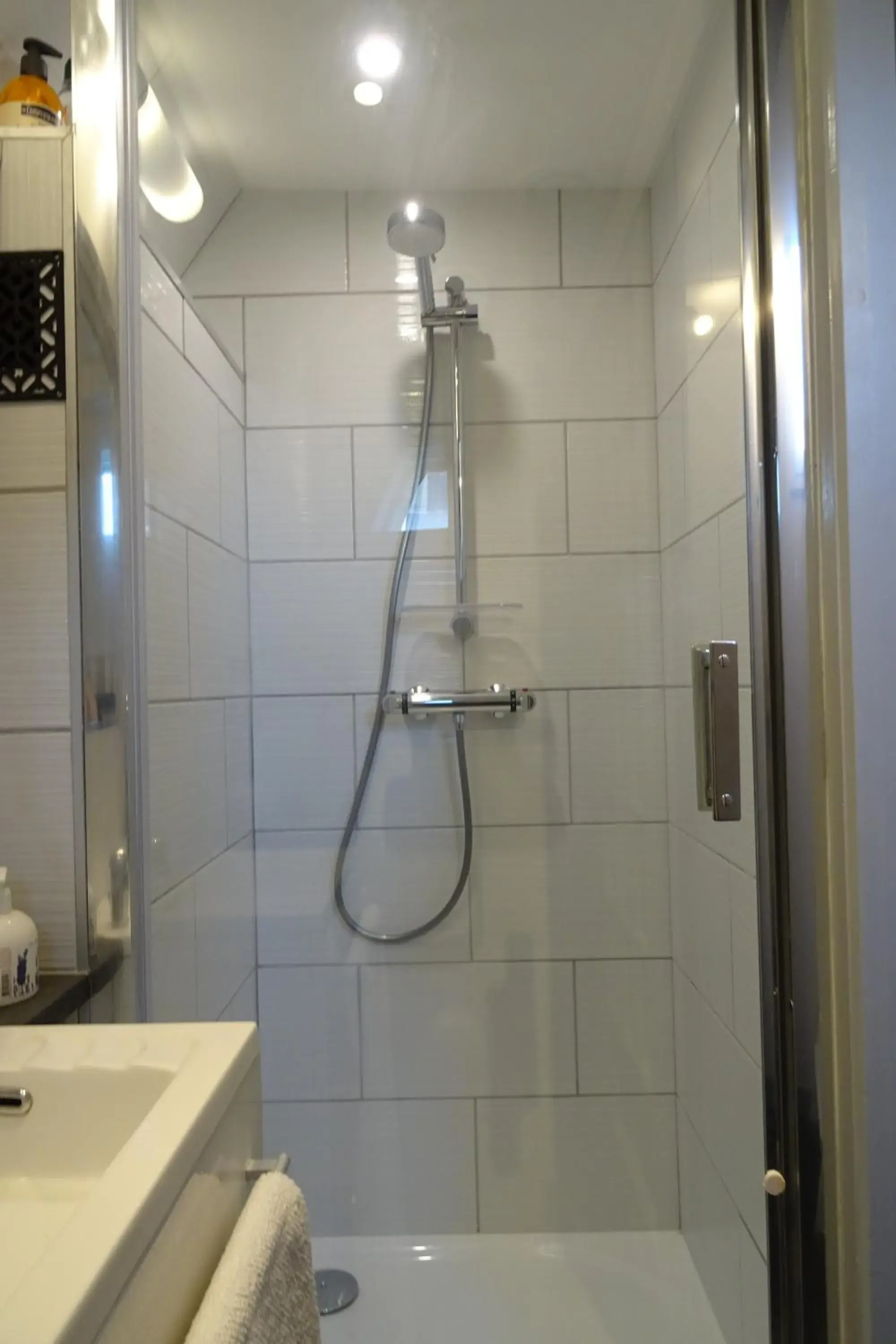 Single Attic Room with Private Bathroom - single occupancy in Le Quatre Single Attic Room with Private Bathroom - single occupancy in Le Quatre