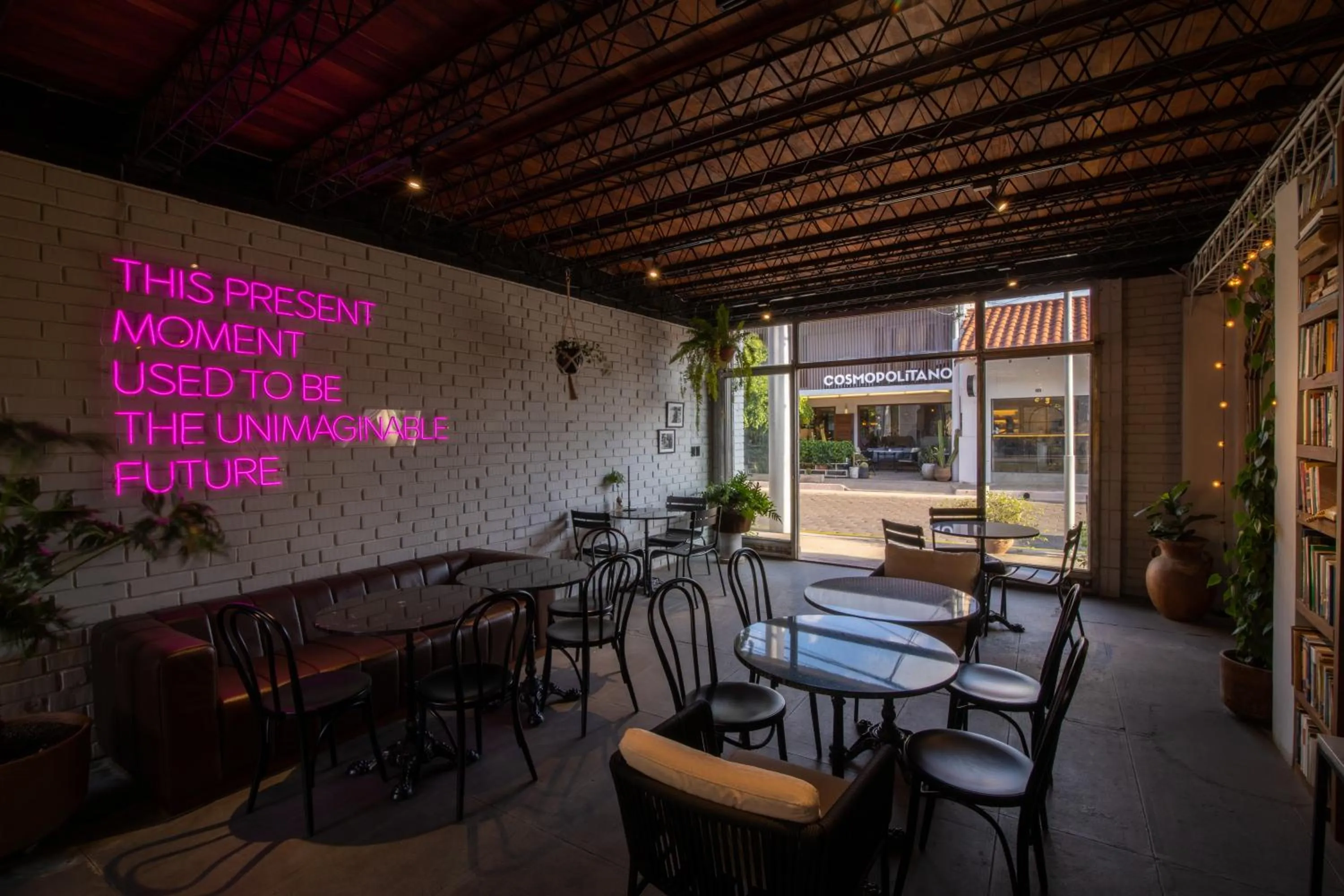 Coffee/tea facilities in Cosmopolitano Hotel Boutique