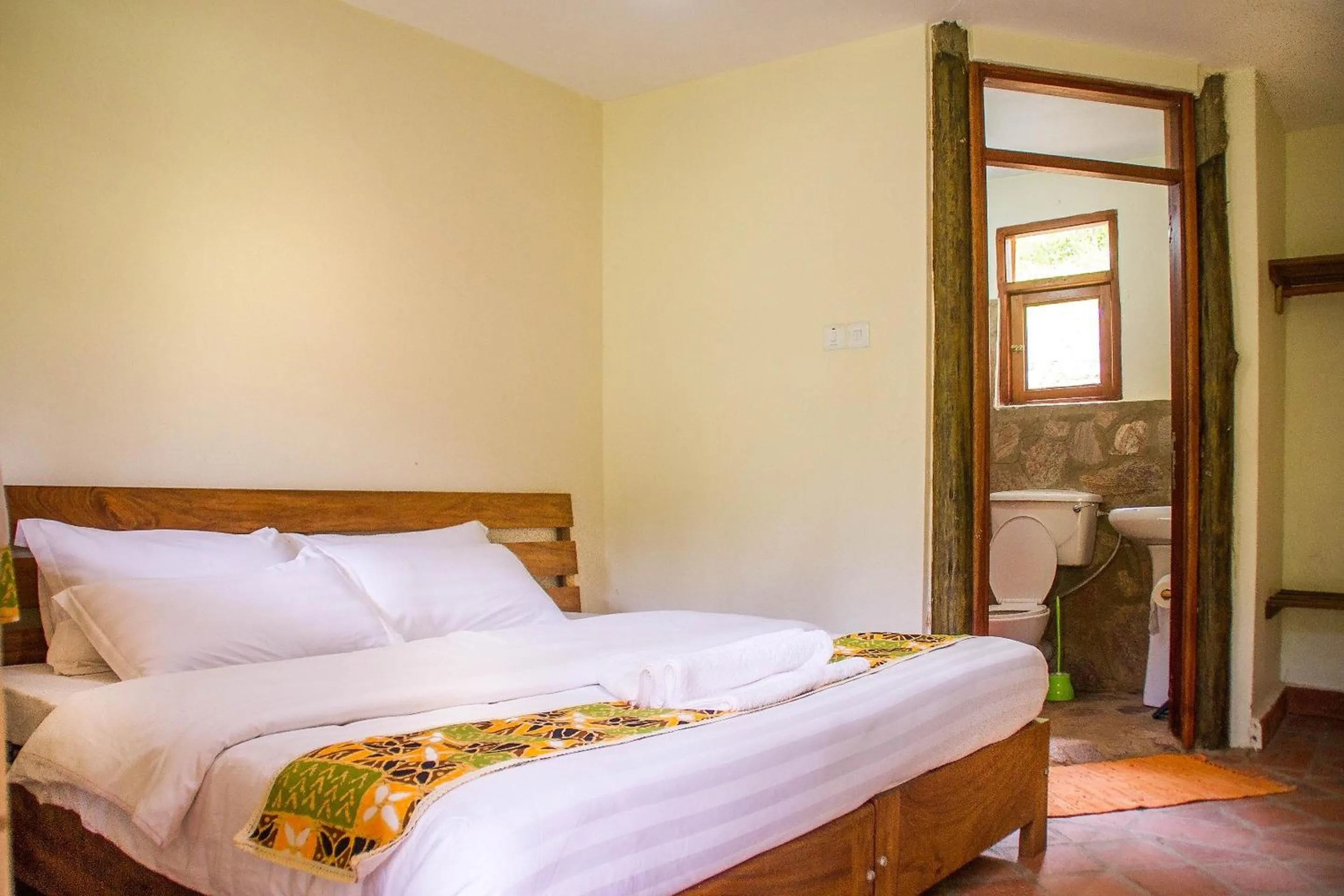 Bedroom, Bed in Ichumbi Gorilla Lodge