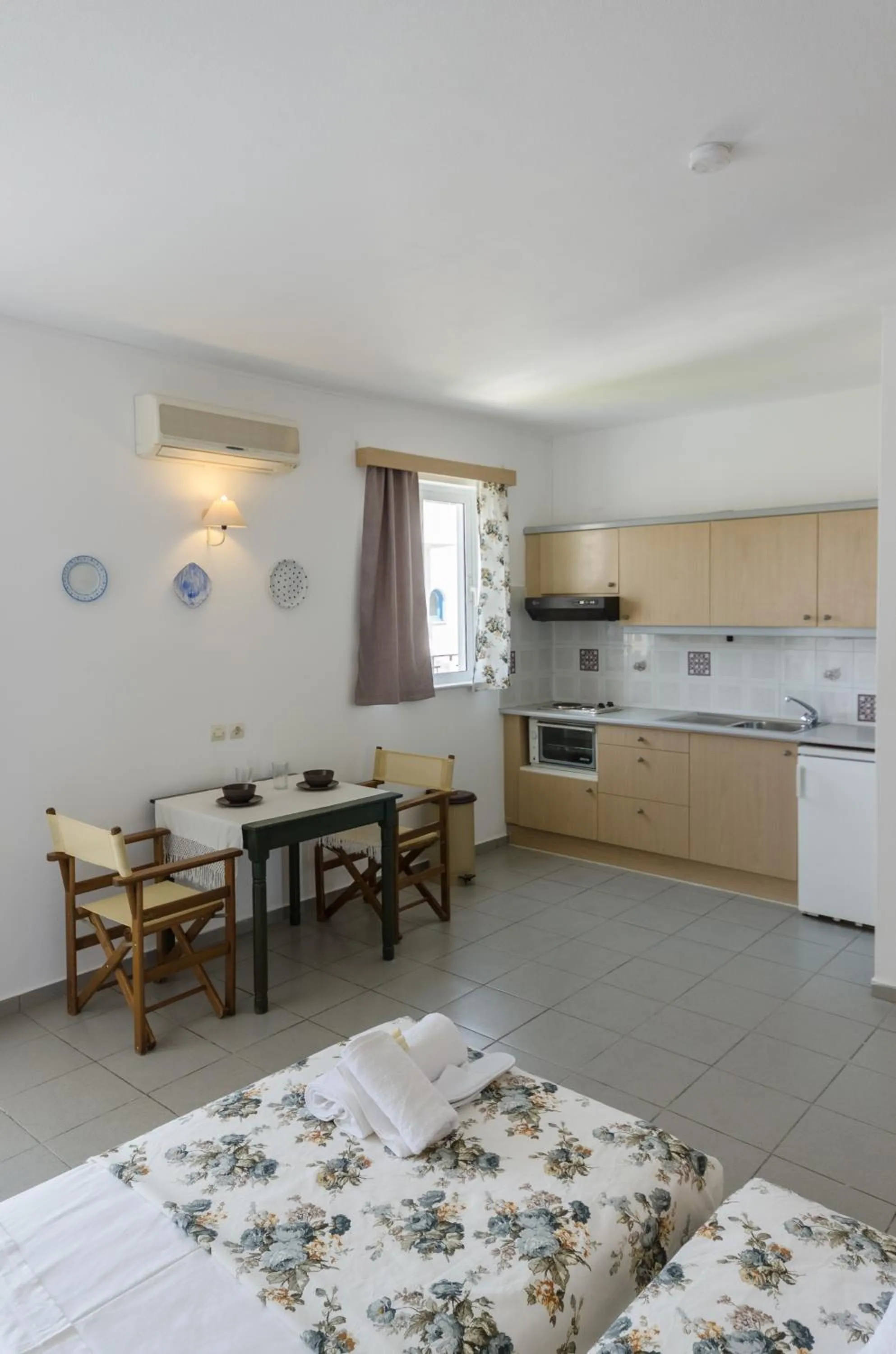 Happiness Apartments