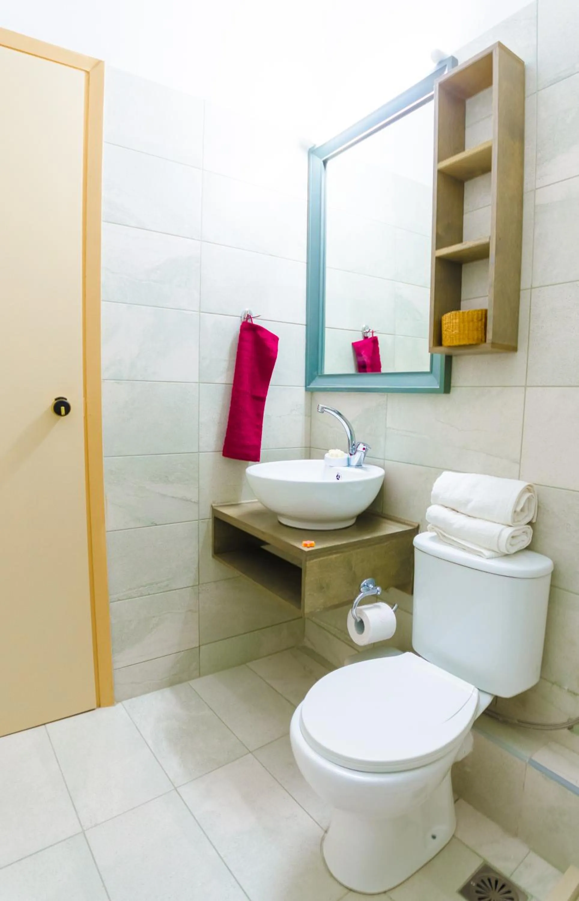 Happiness Apartments