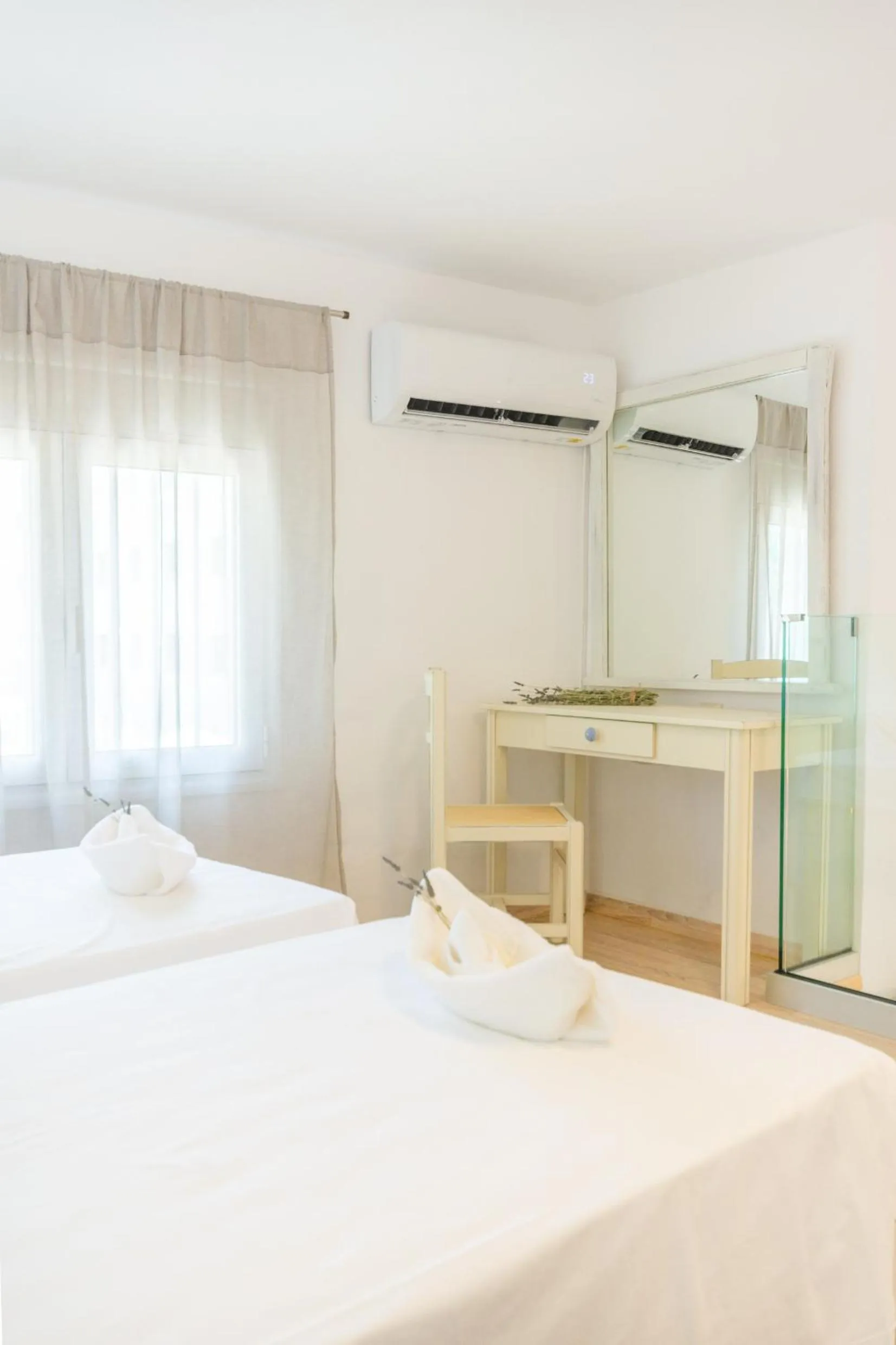 Bed in Happiness Apartments