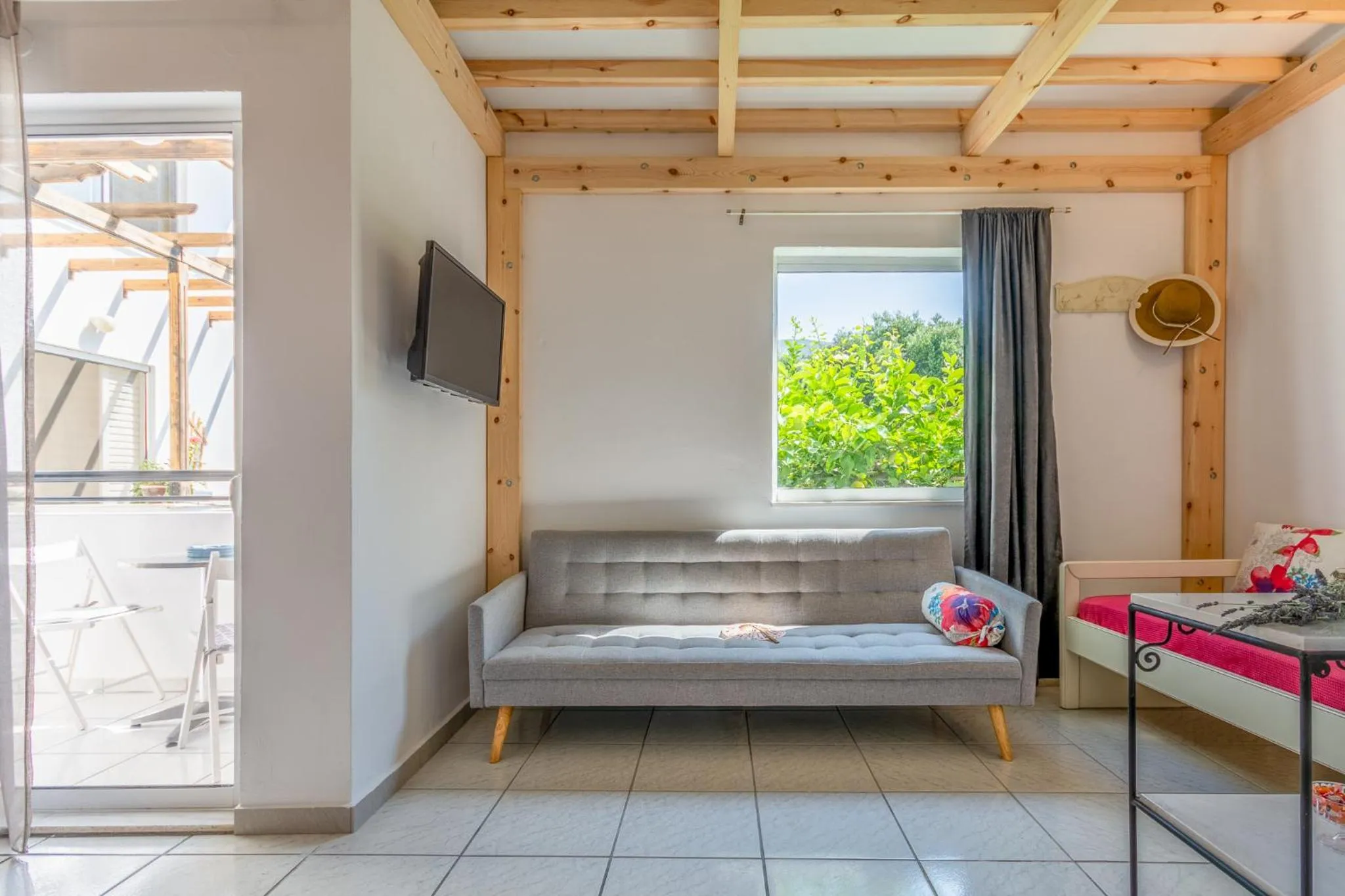 Bed in Happiness Apartments