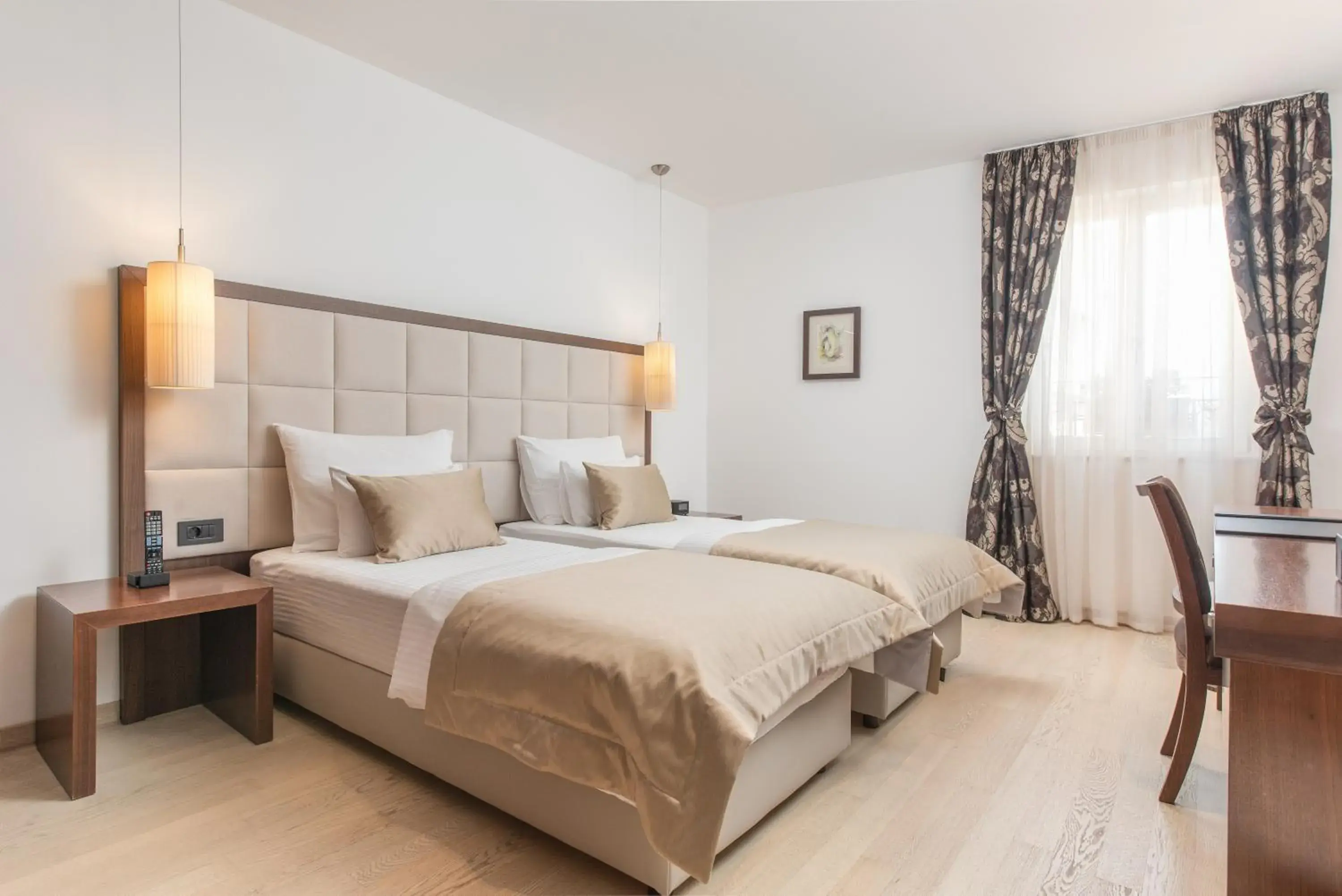 Deluxe Double or Twin Room in Marmont Heritage Hotel Deluxe Double or Twin Room in Marmont Heritage Hotel