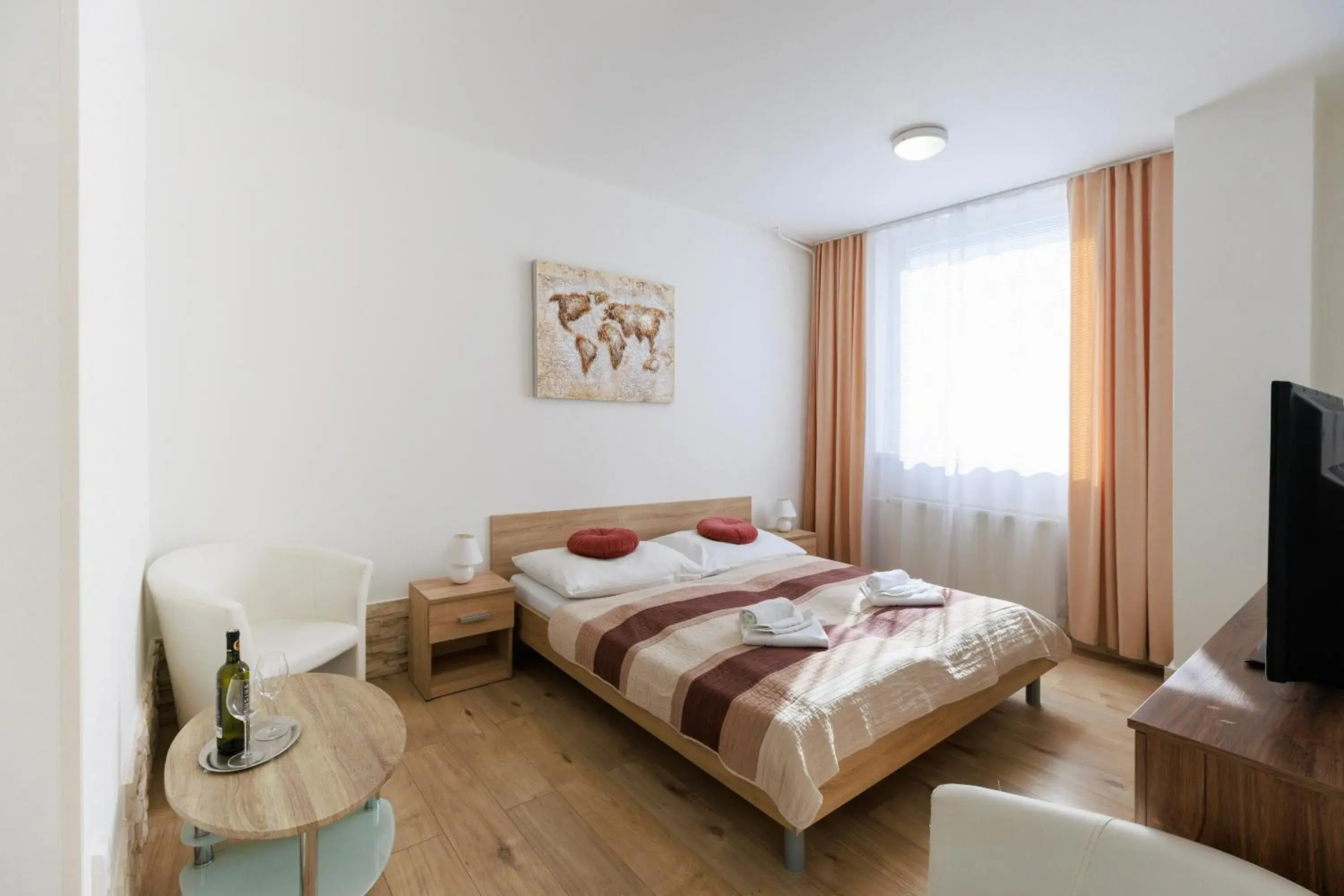 Deluxe Double Room in Agro Complex Apartments Deluxe Double Room in Agro Complex Apartments