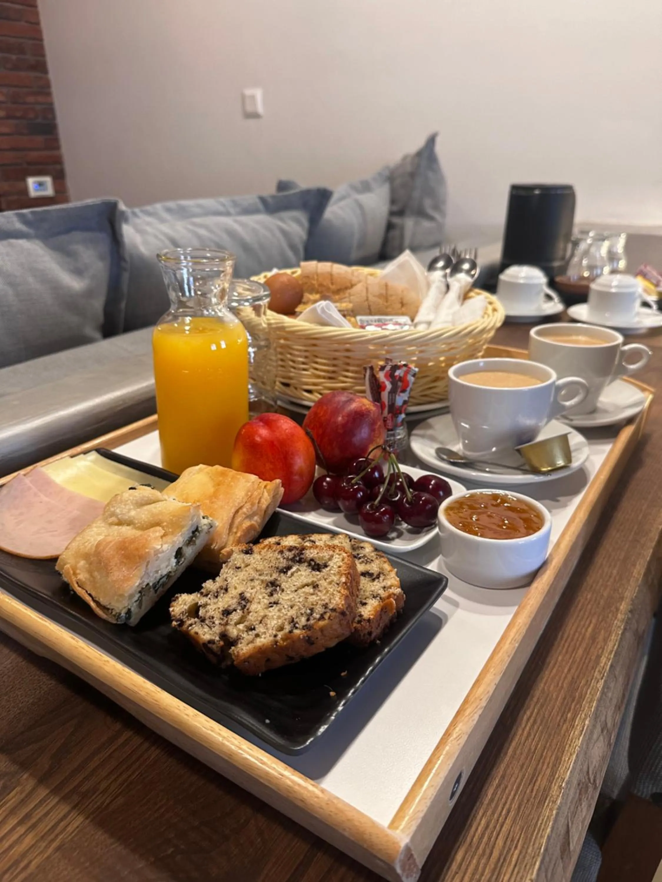 Breakfast in Olganos VL Luxury Rooms & Suites