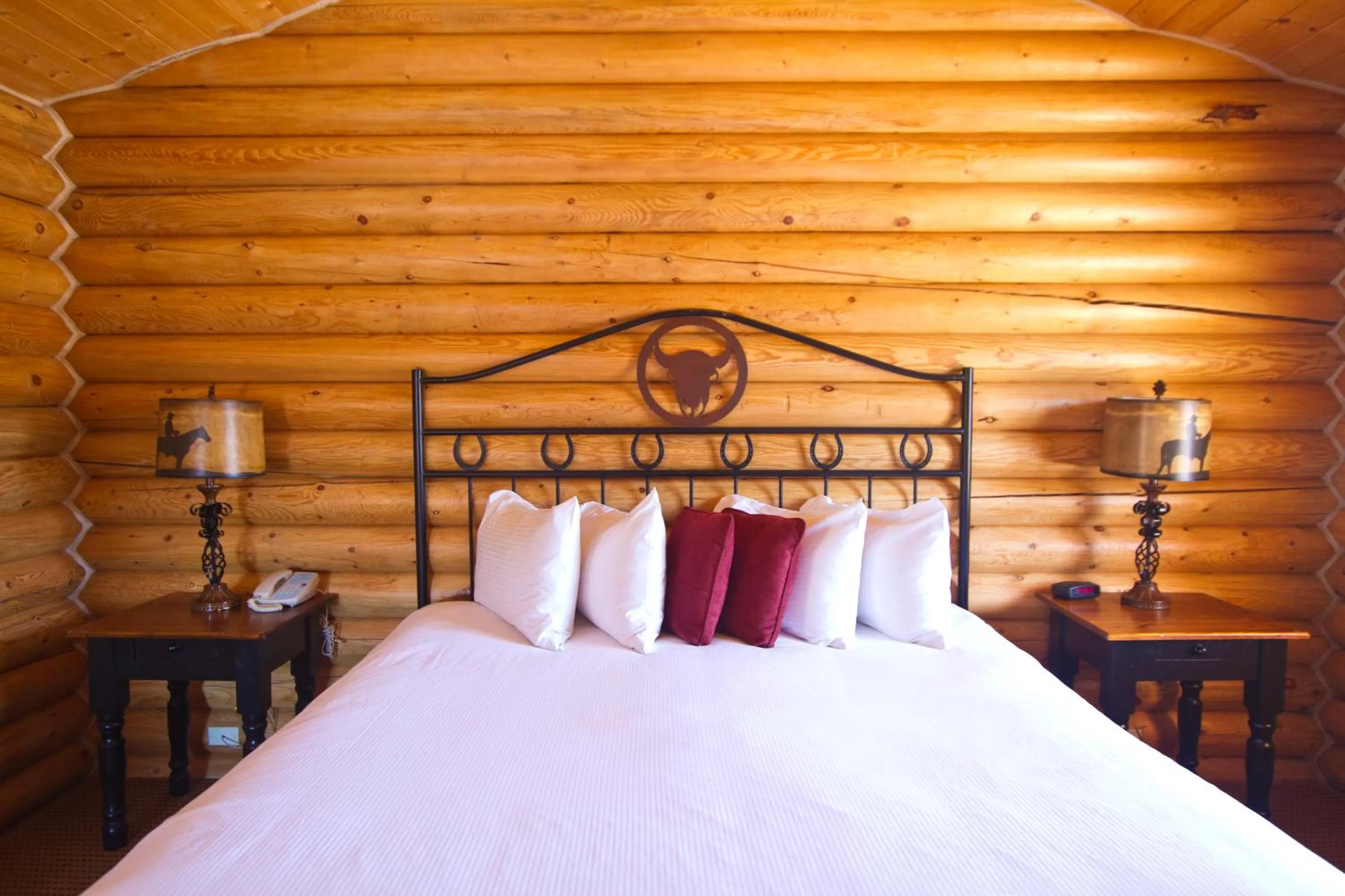 Bedroom, Bed in Cody Cowboy Village