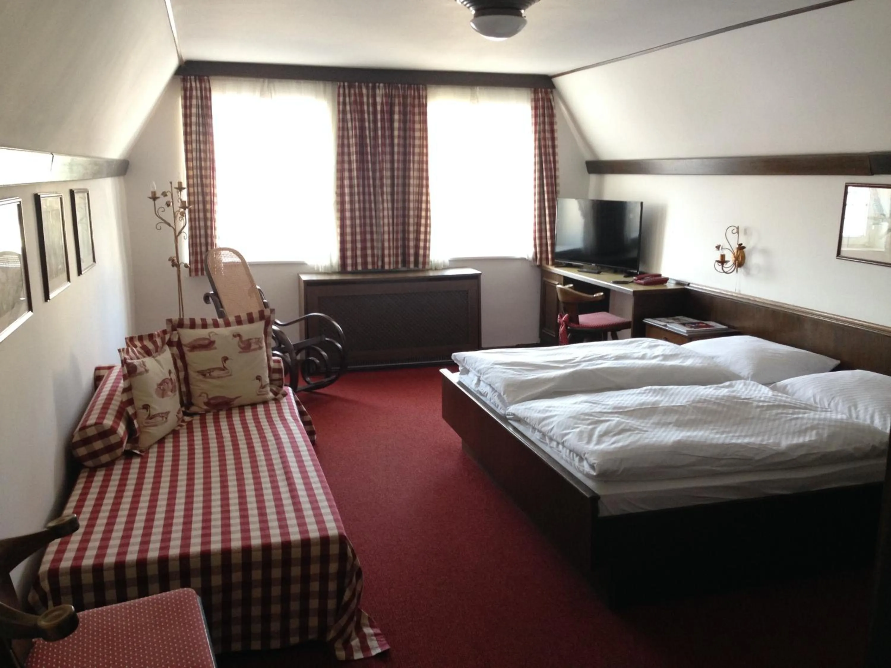 Photo of the whole room, Bed in Gasthof Mitter