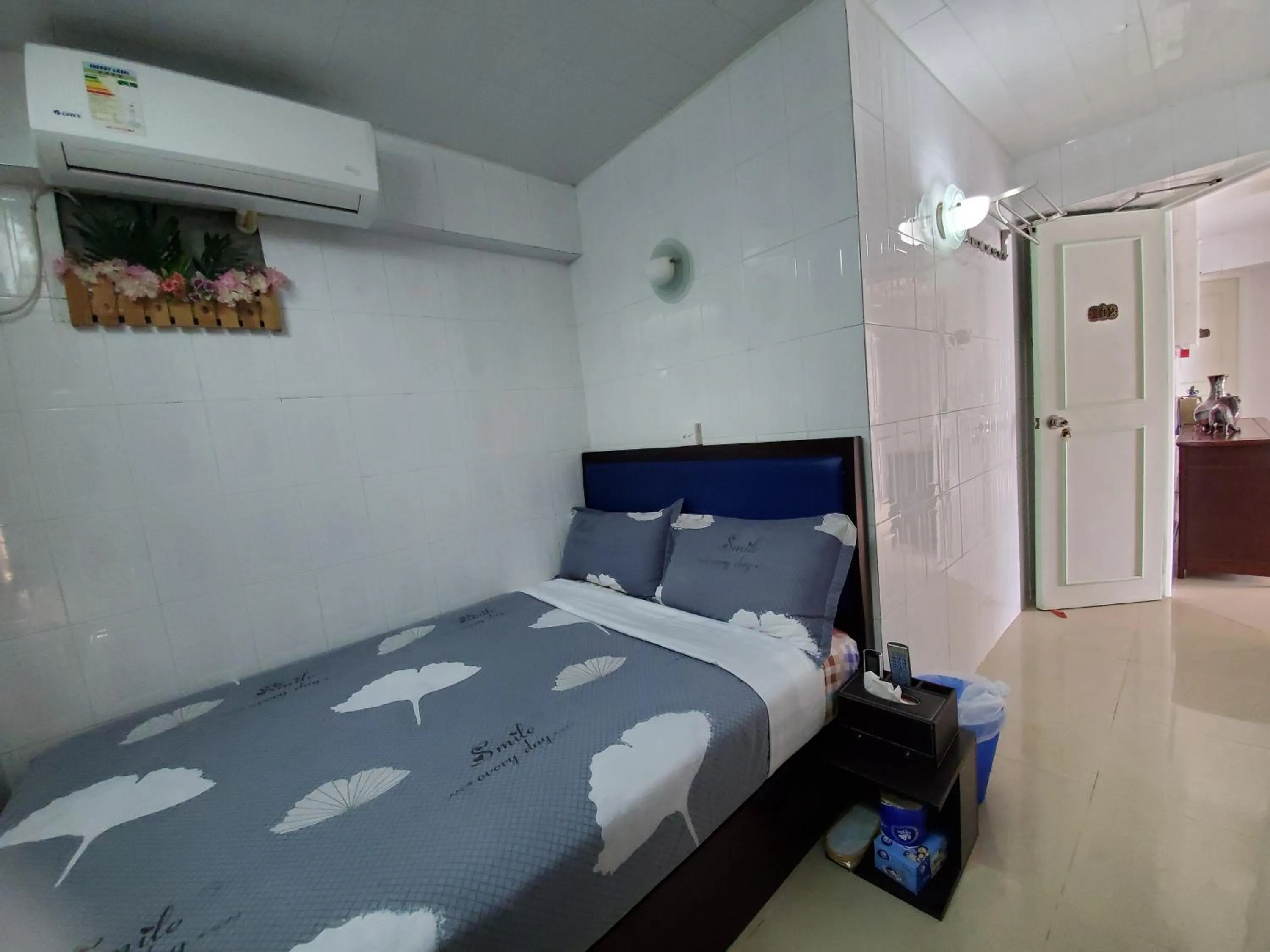 Photo of the whole room, Bed in Man Lai Wah Resort