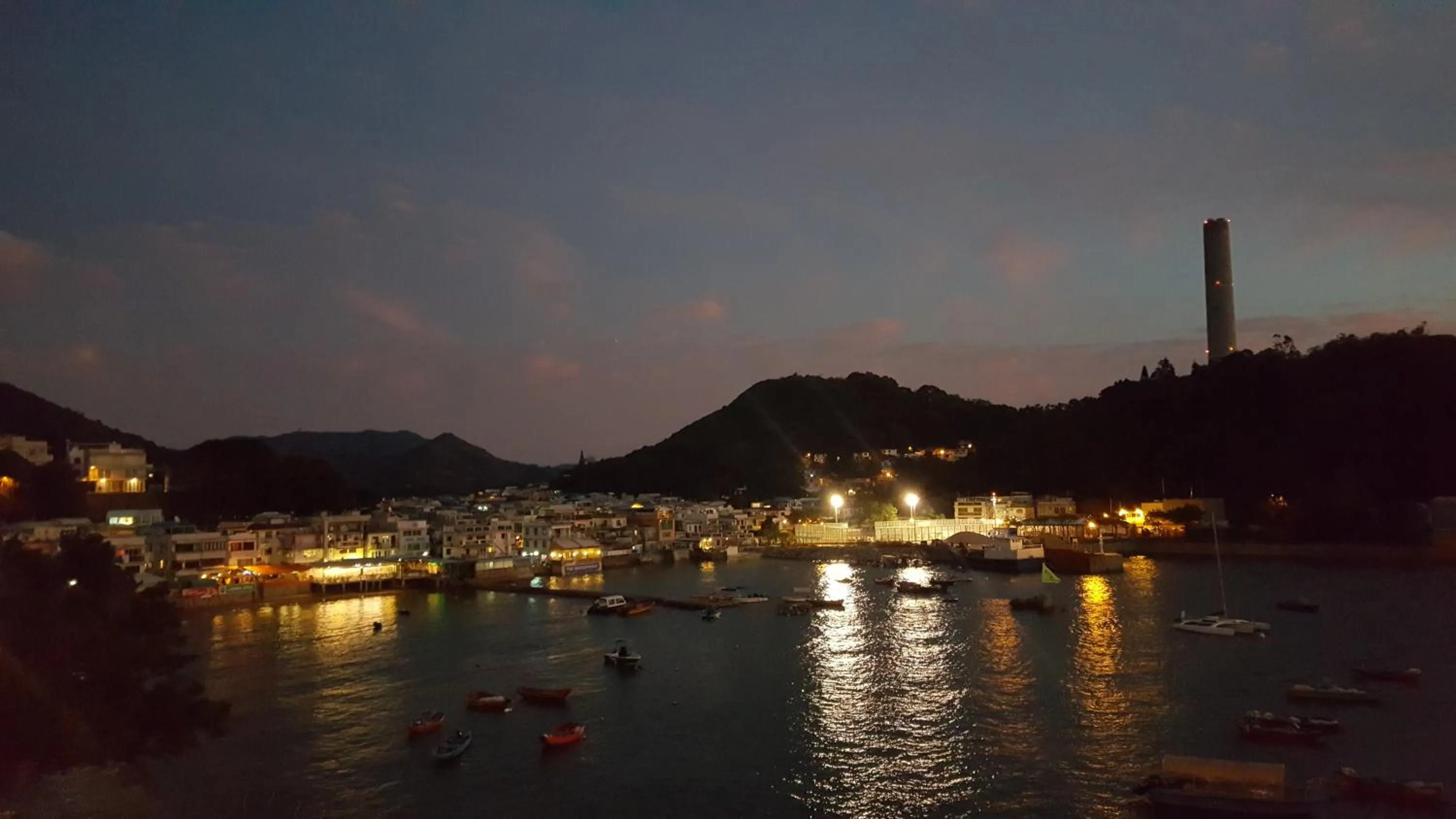 Night in Man Lai Wah Resort