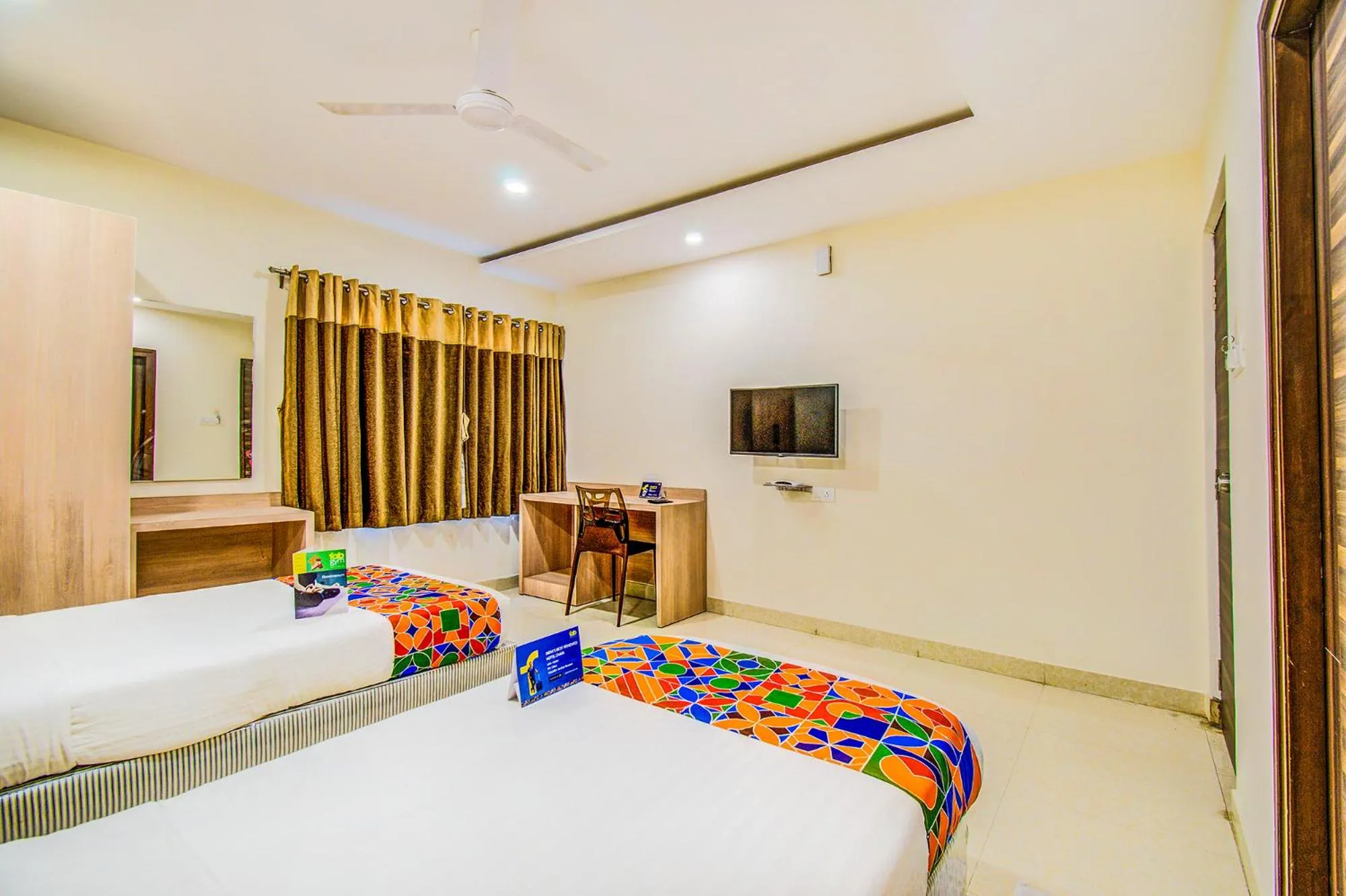 Bed in Fabhotel Pearl City - Nr Jubilee Enclave, Hitech City