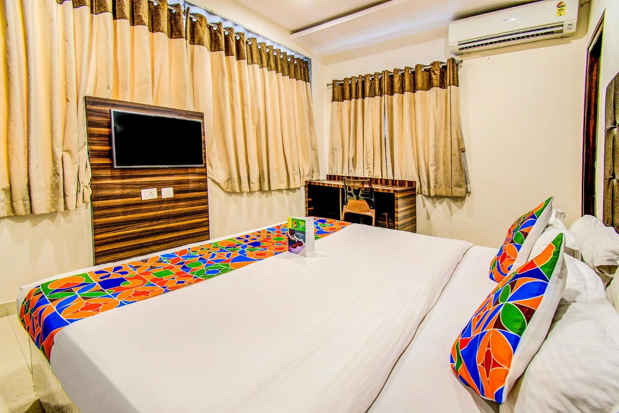Bed in Fabhotel Pearl City - Nr Jubilee Enclave, Hitech City