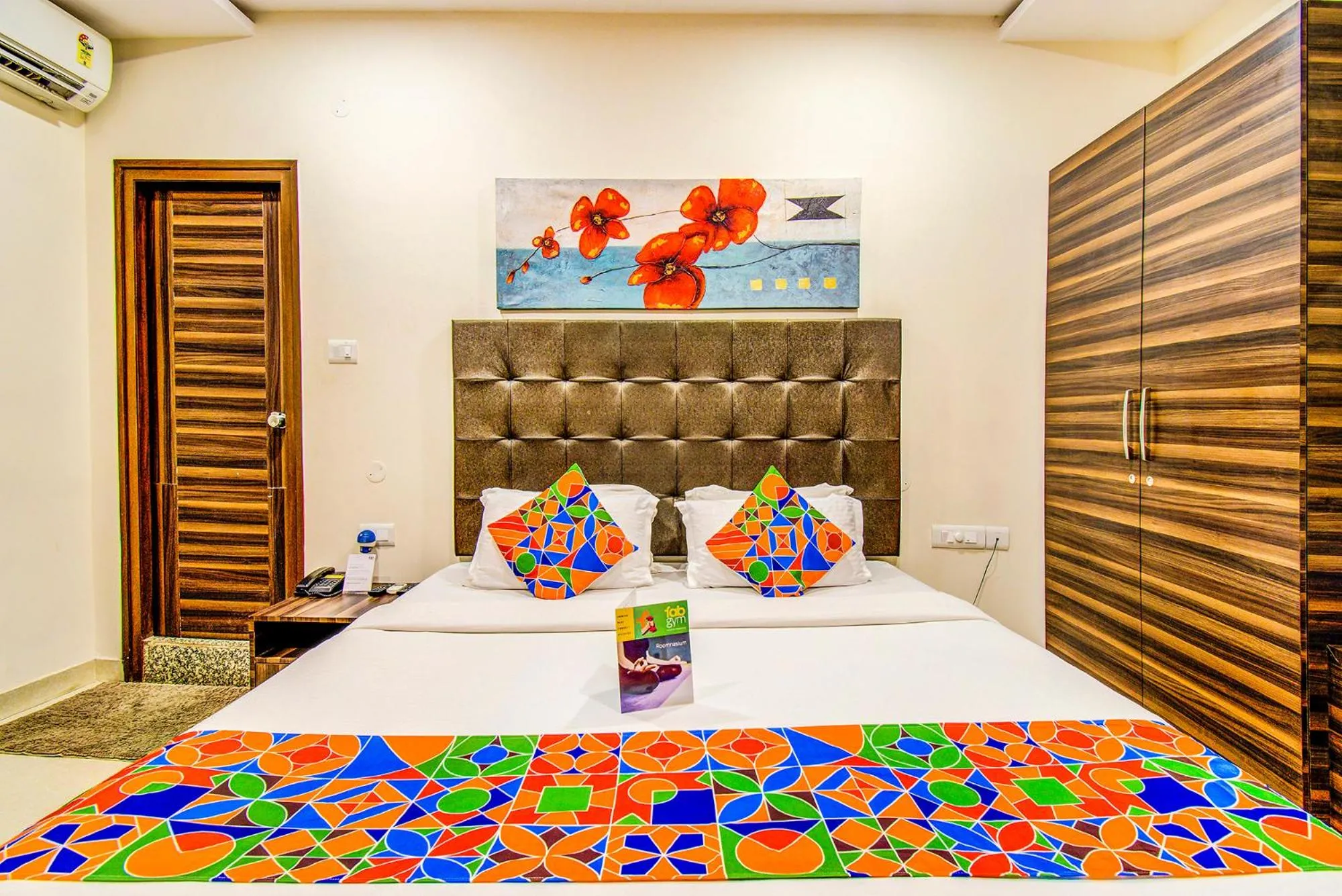 Bed in Fabhotel Pearl City - Nr Jubilee Enclave, Hitech City