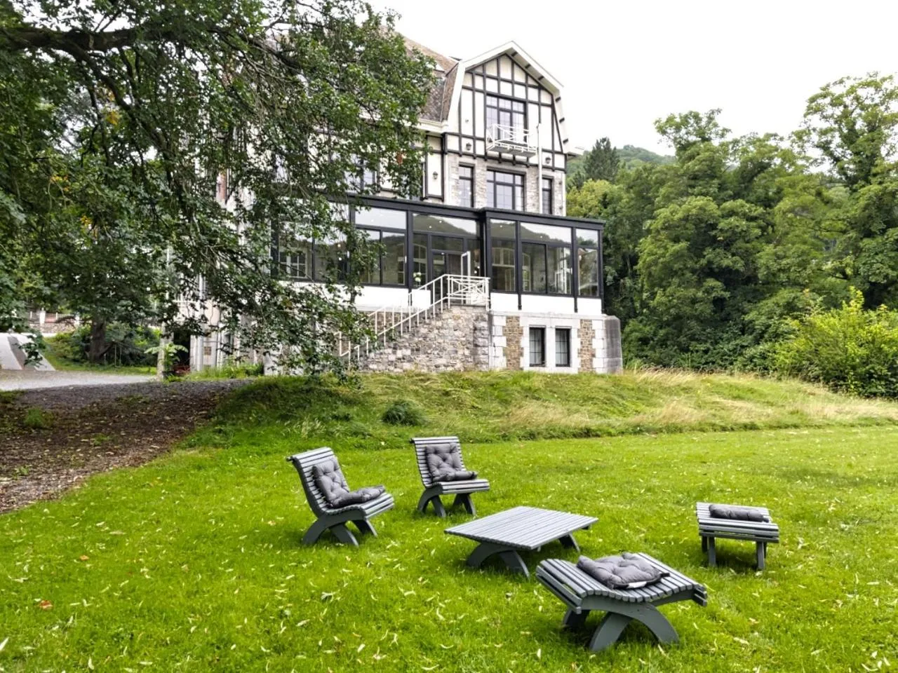 Property building in Villa Gracia