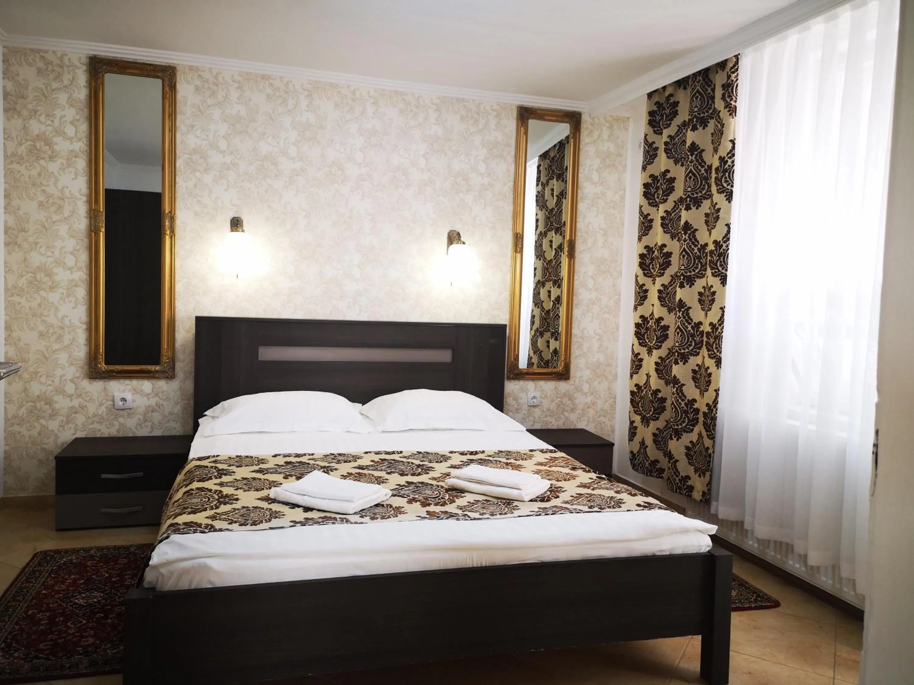 Two-Bedroom Bungalow in Panzió STATUS