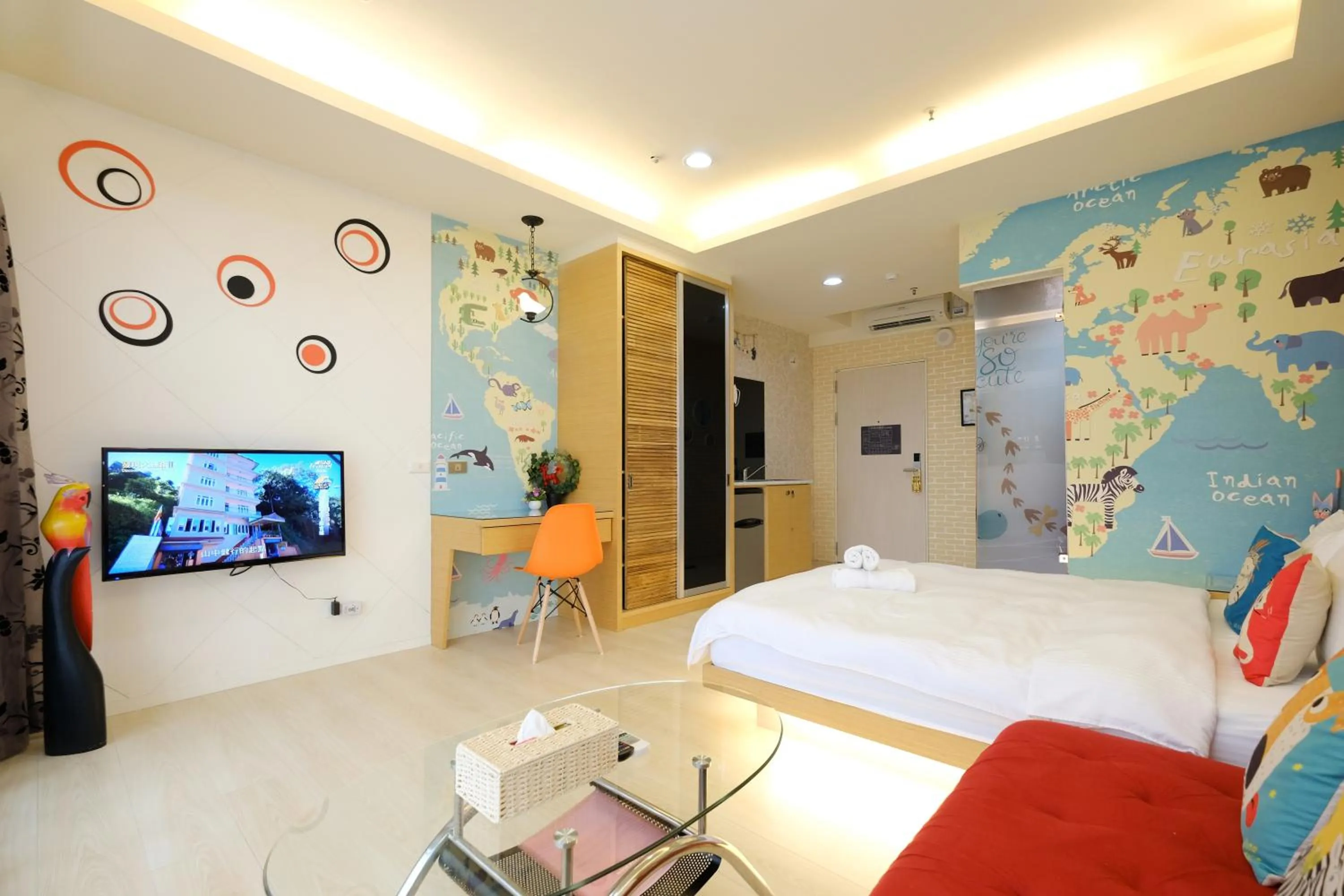 Photo of the whole room, Bed in 85 Asia Hotel