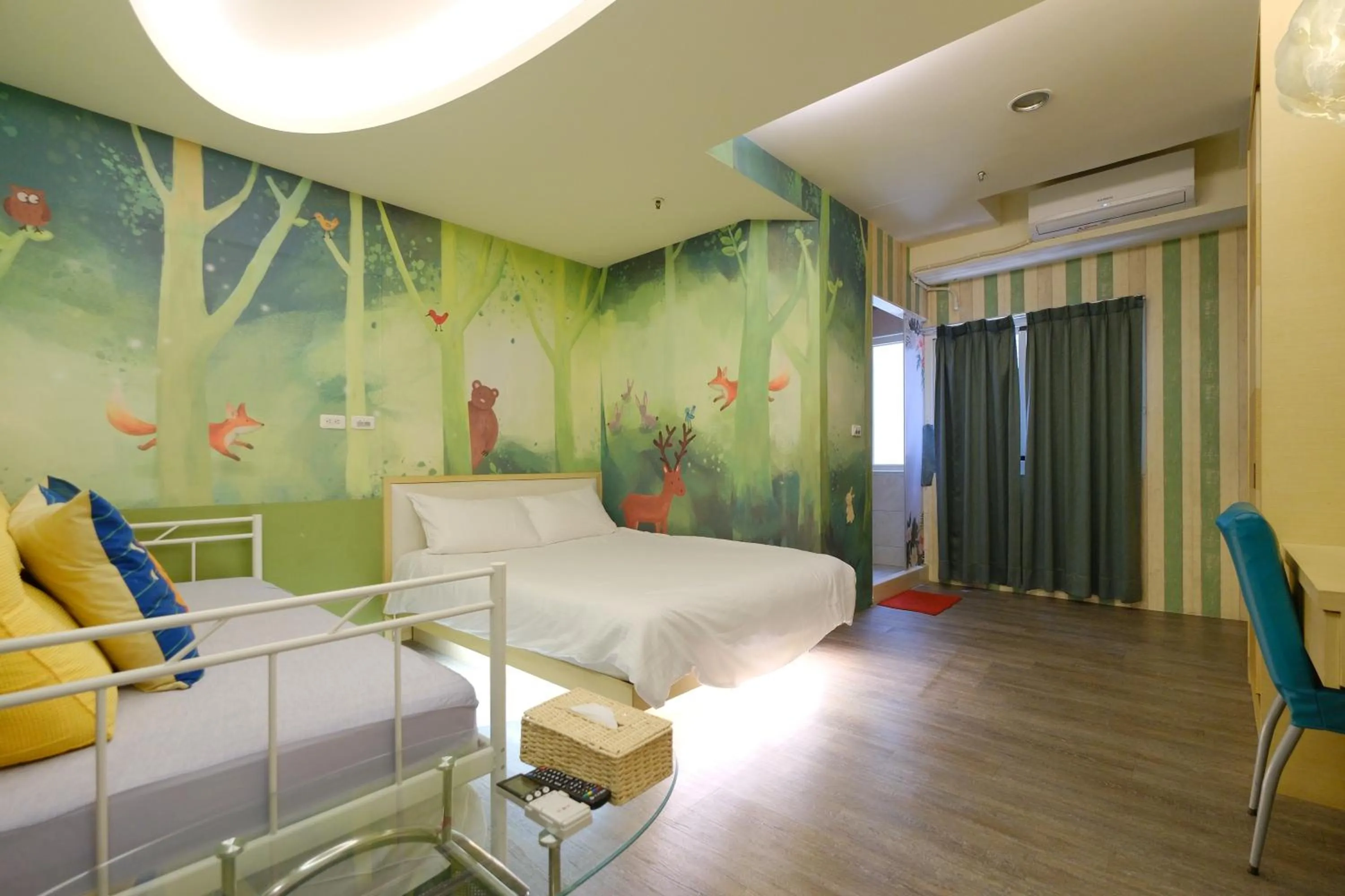 Photo of the whole room, Bed in 85 Asia Hotel