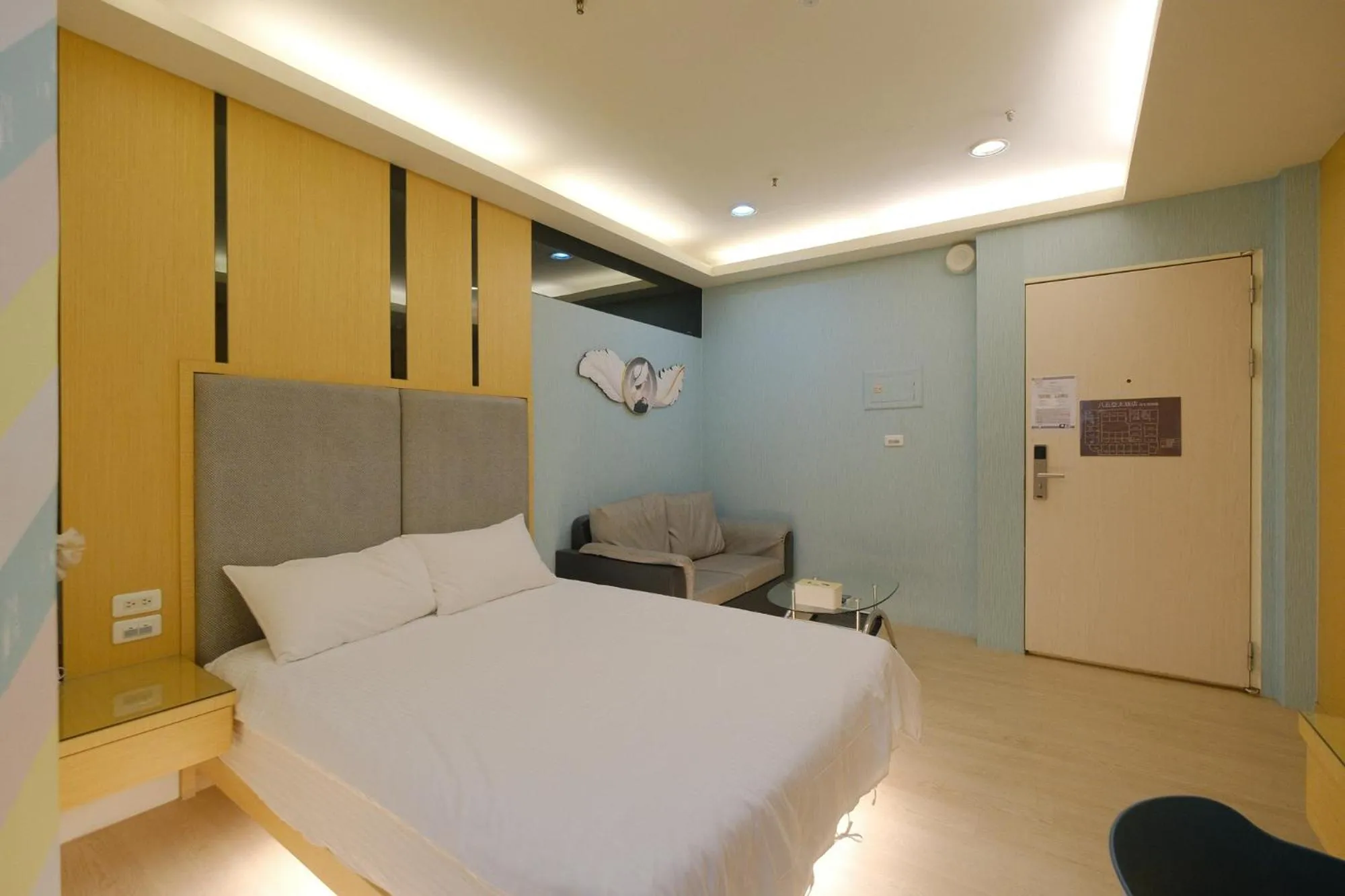 Photo of the whole room, Bed in 85 Asia Hotel