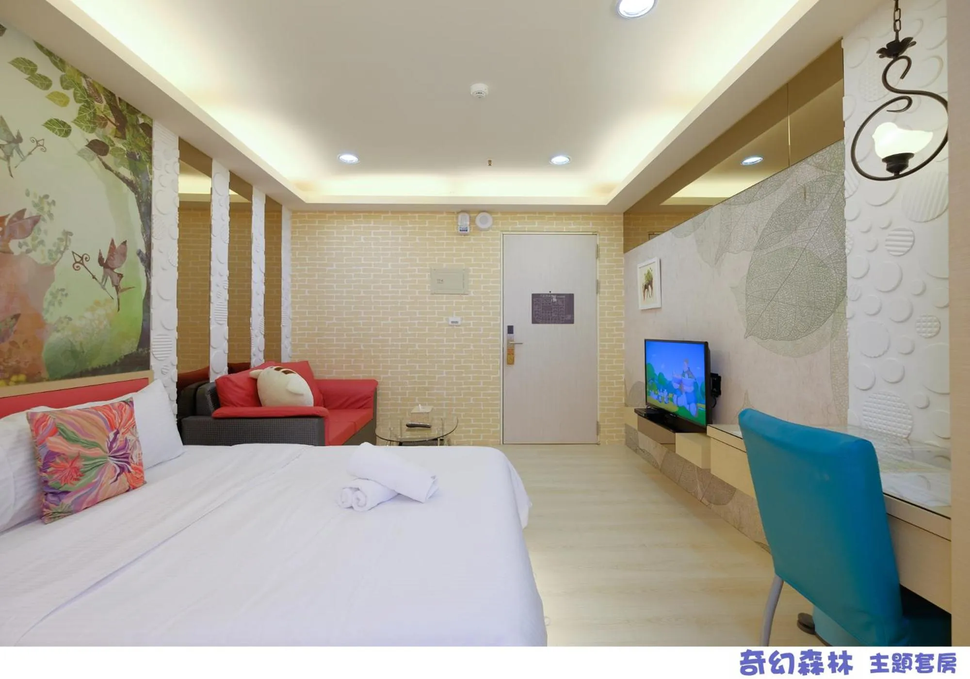 Photo of the whole room, Bed in 85 Asia Hotel