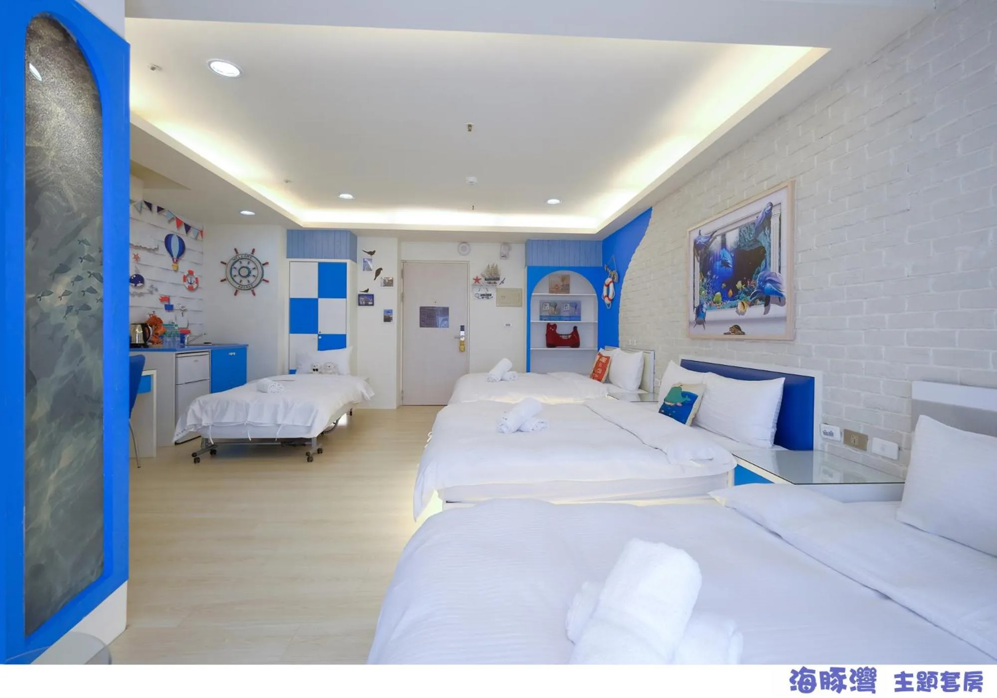 Photo of the whole room, Bed in 85 Asia Hotel