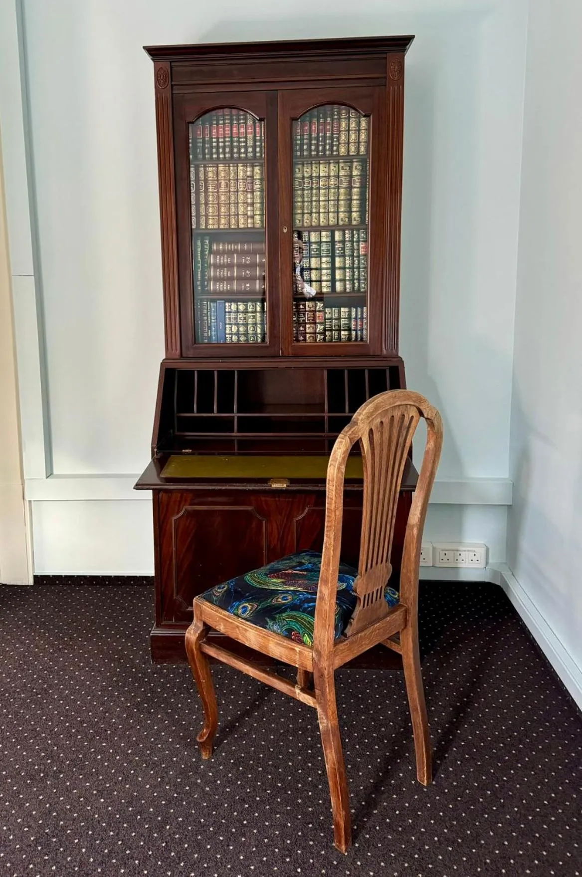 Library in Matejki 8