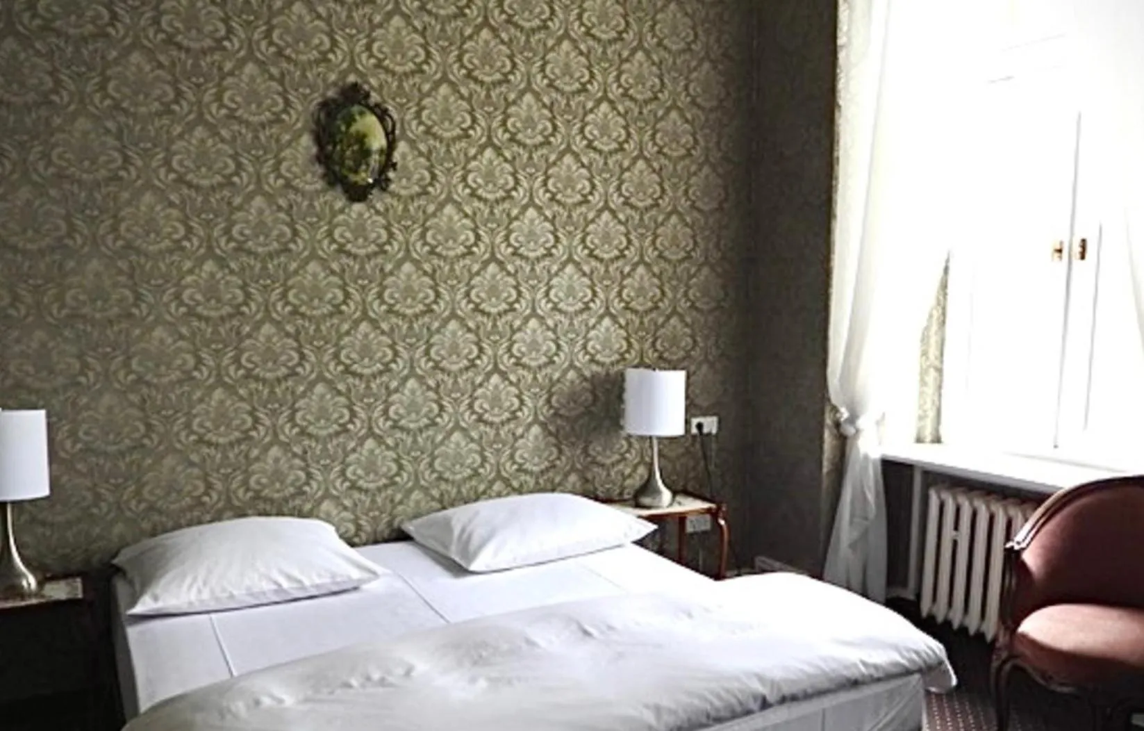 Property building, Bed in Matejki 8