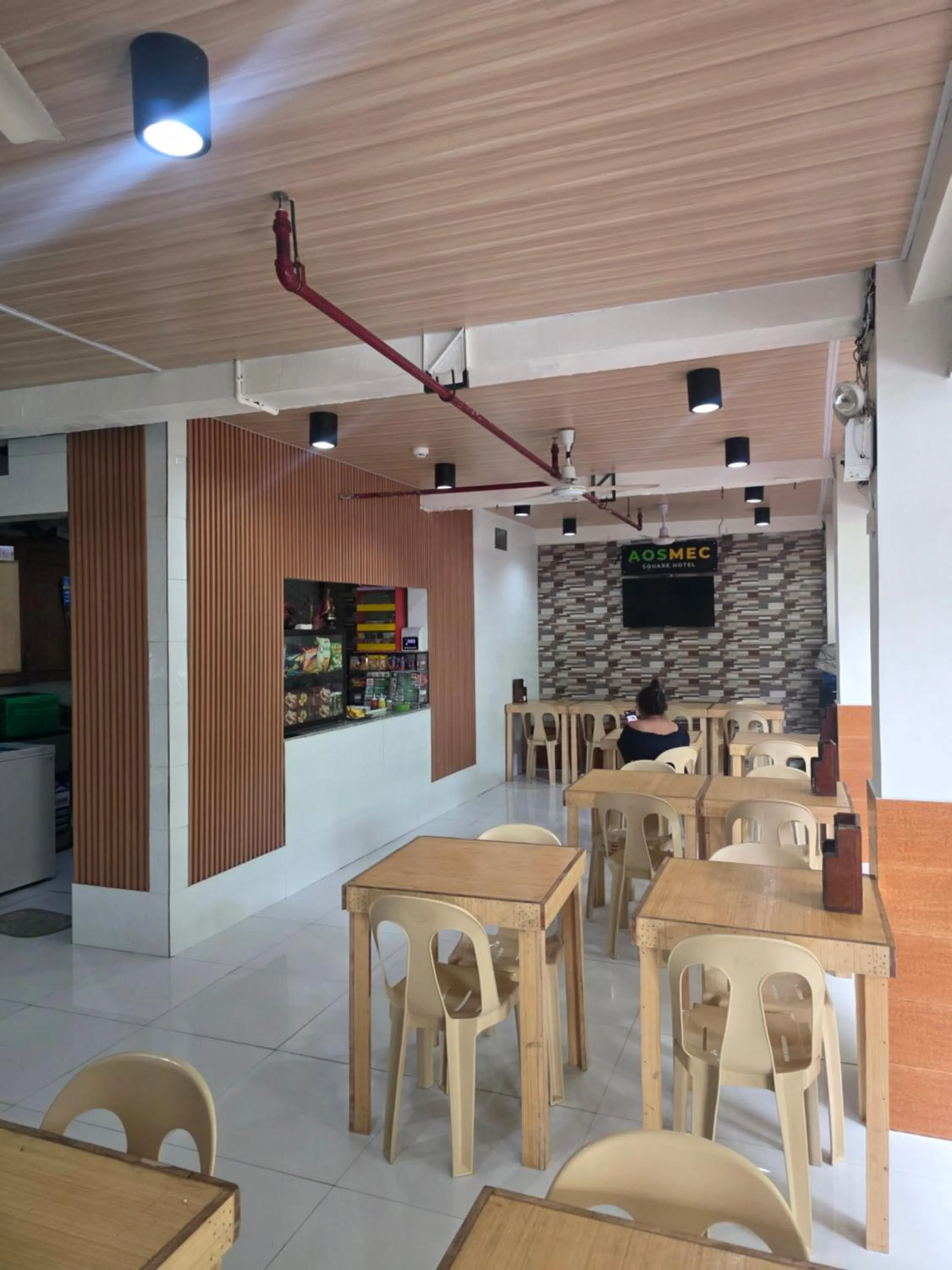 Restaurant/places to eat in Aosmec Square Hotel