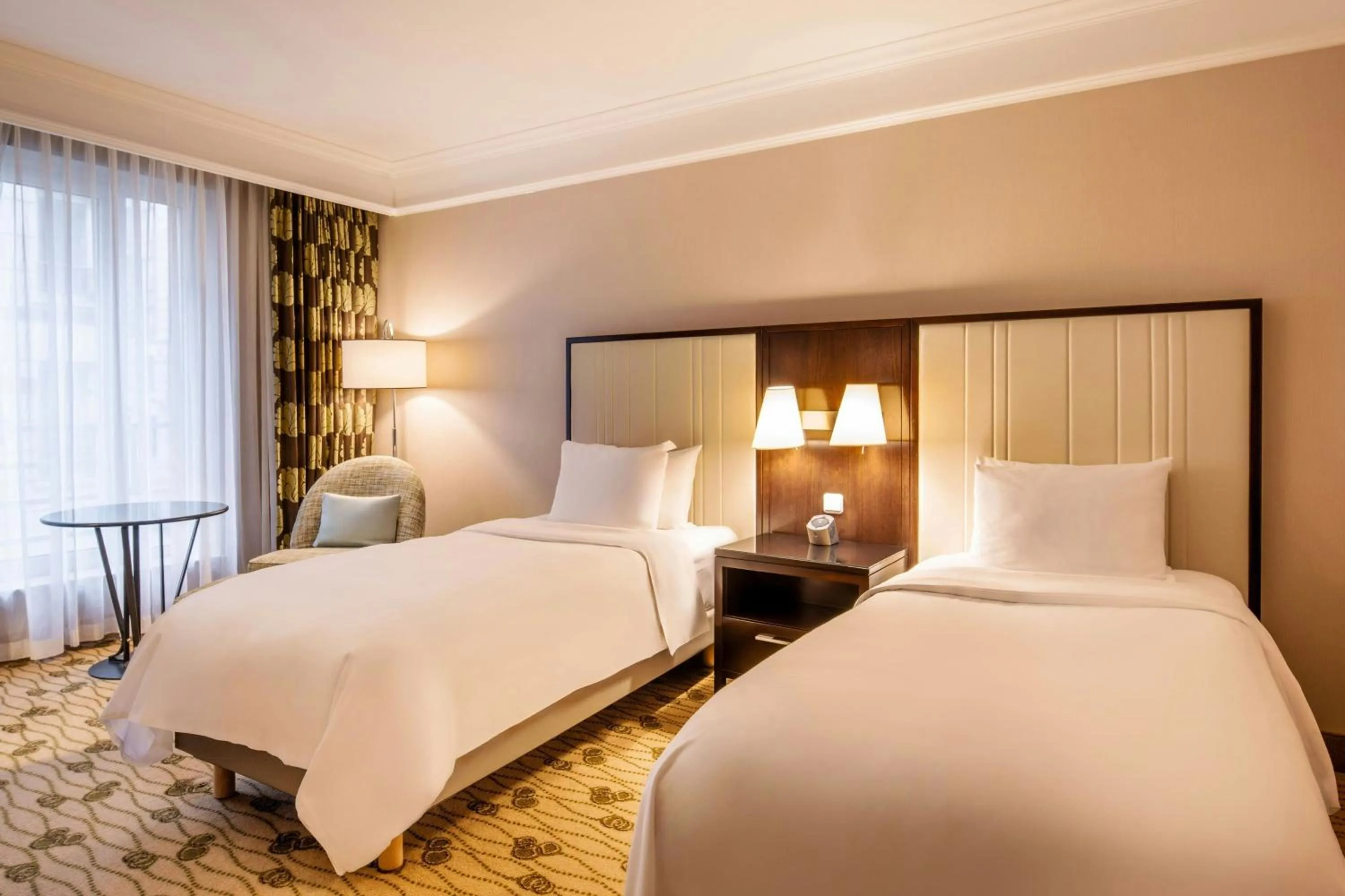 Photo of the whole room, Bed in Renaissance Brussels Hotel