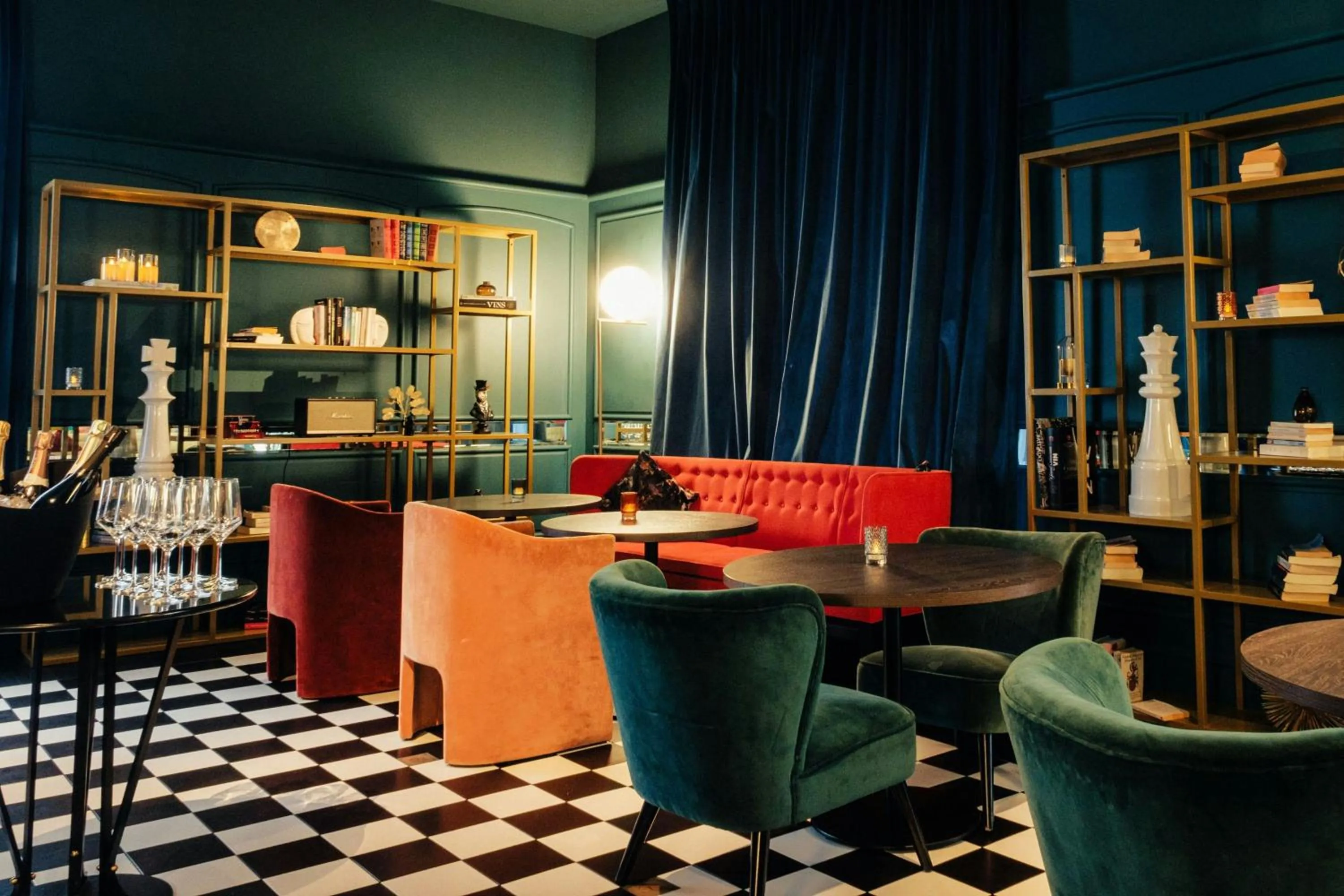 Restaurant/places to eat in Renaissance Brussels Hotel