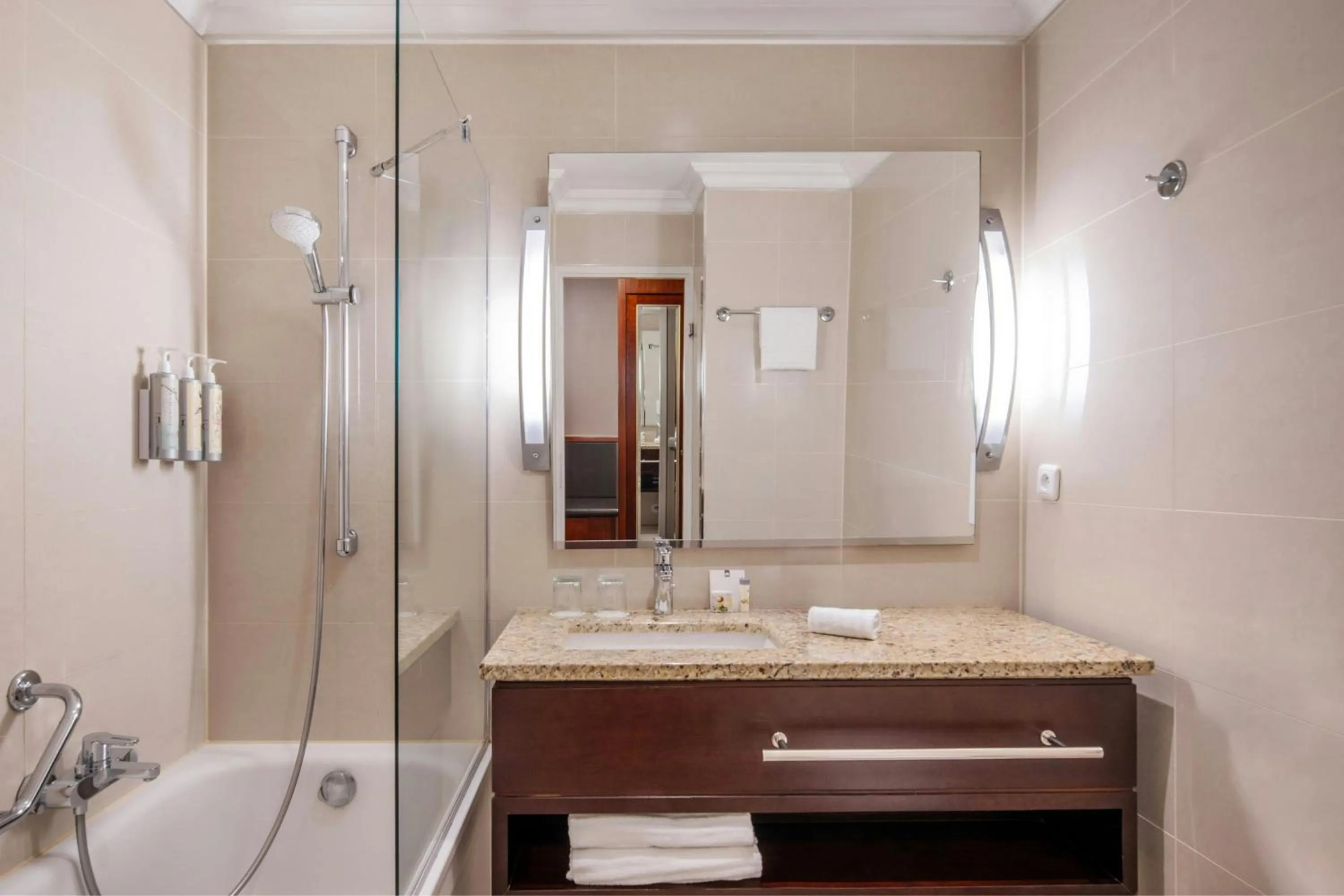 Bathroom in Renaissance Brussels Hotel