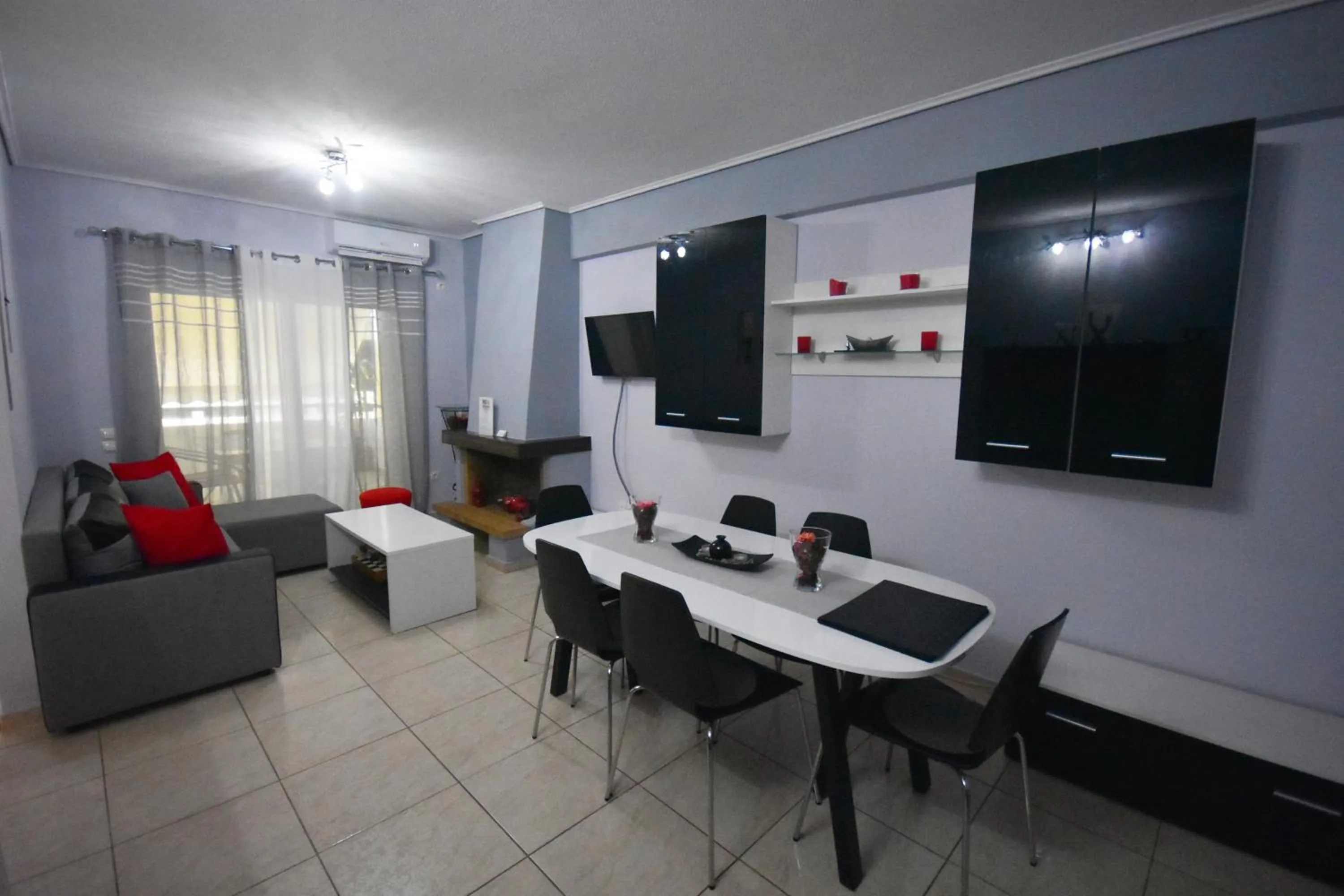 TV and multimedia in A&J Apartments or Rooms athens airport