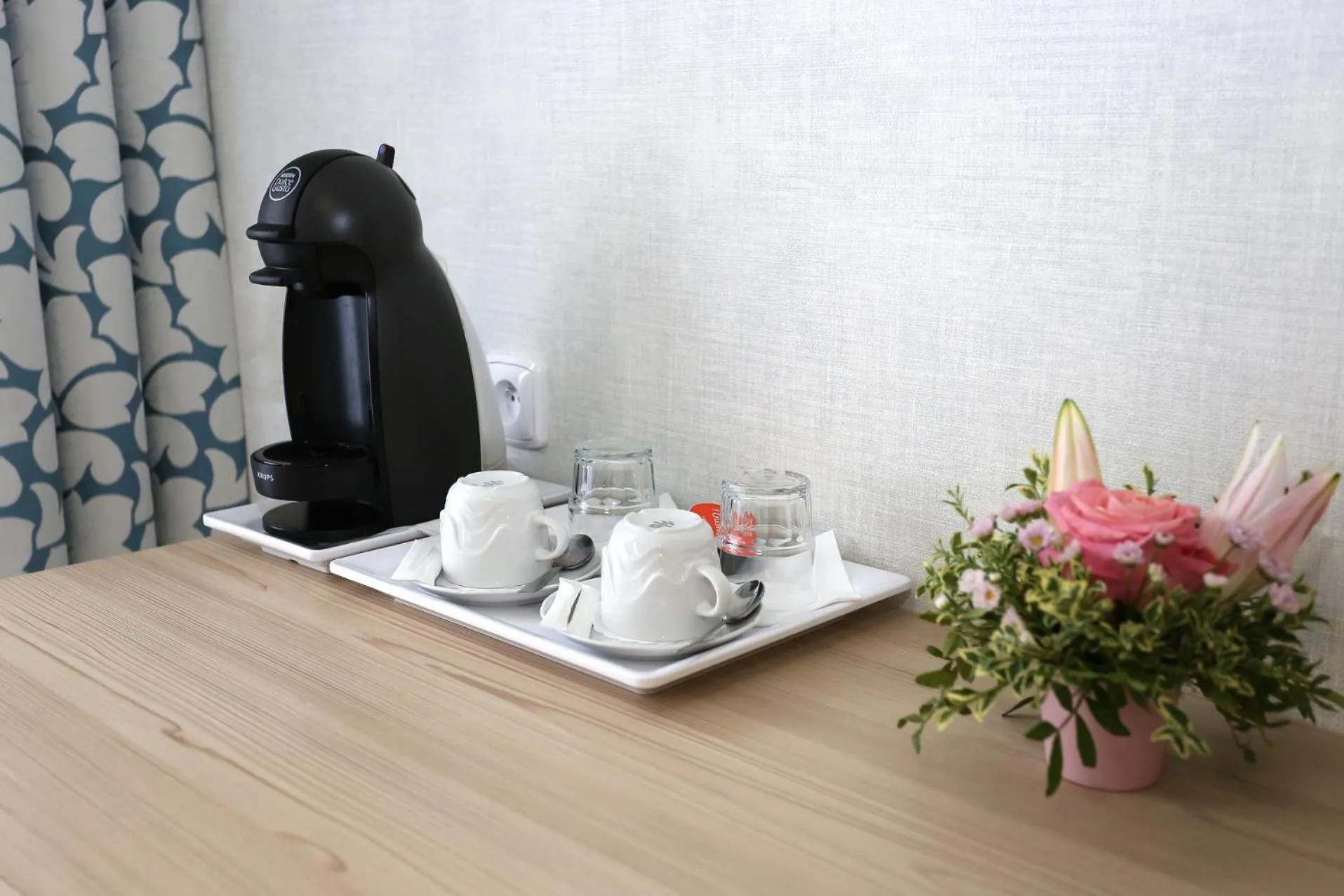 Coffee/tea facilities in ASTORIA Hotel & Medical Spa