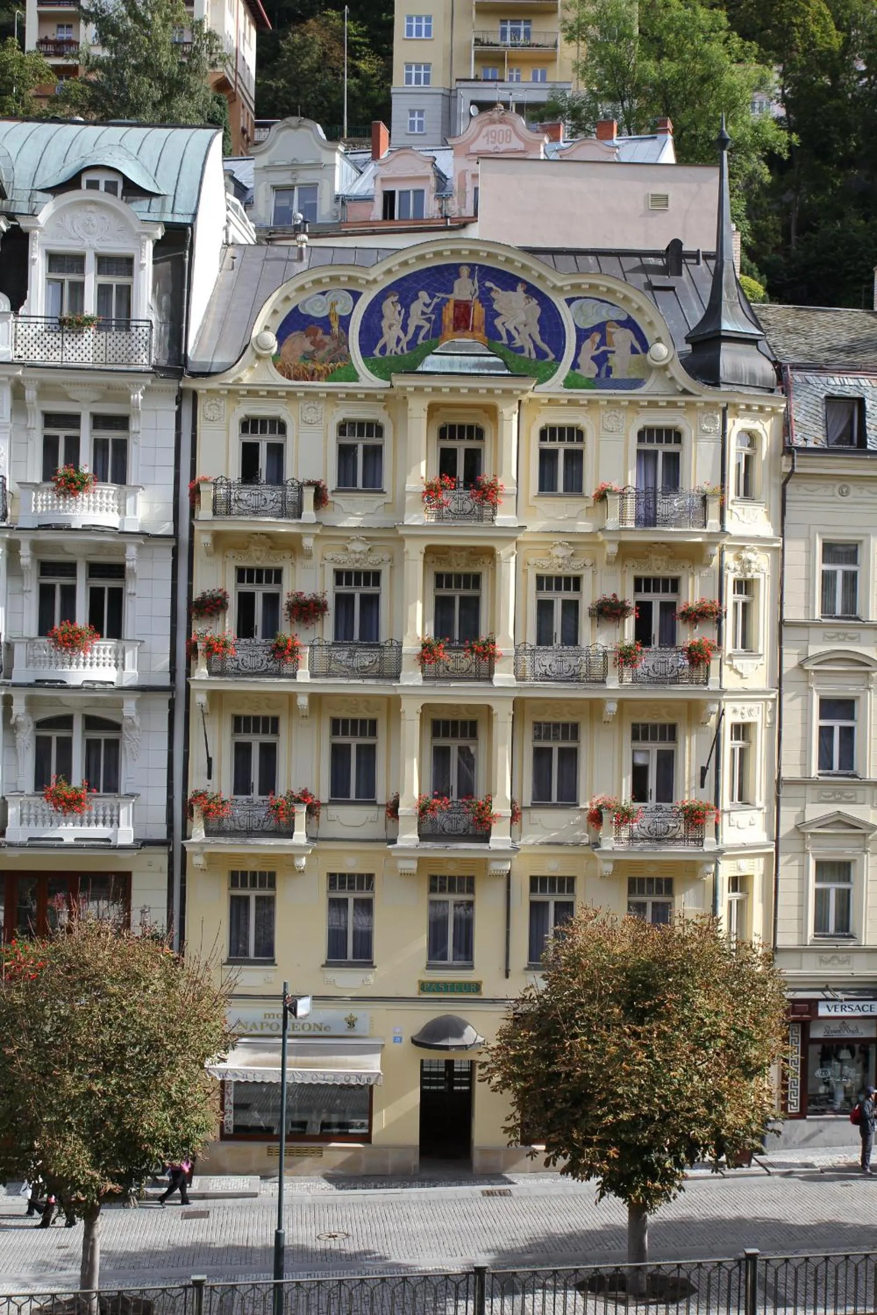 Neighbourhood in ASTORIA Hotel & Medical Spa