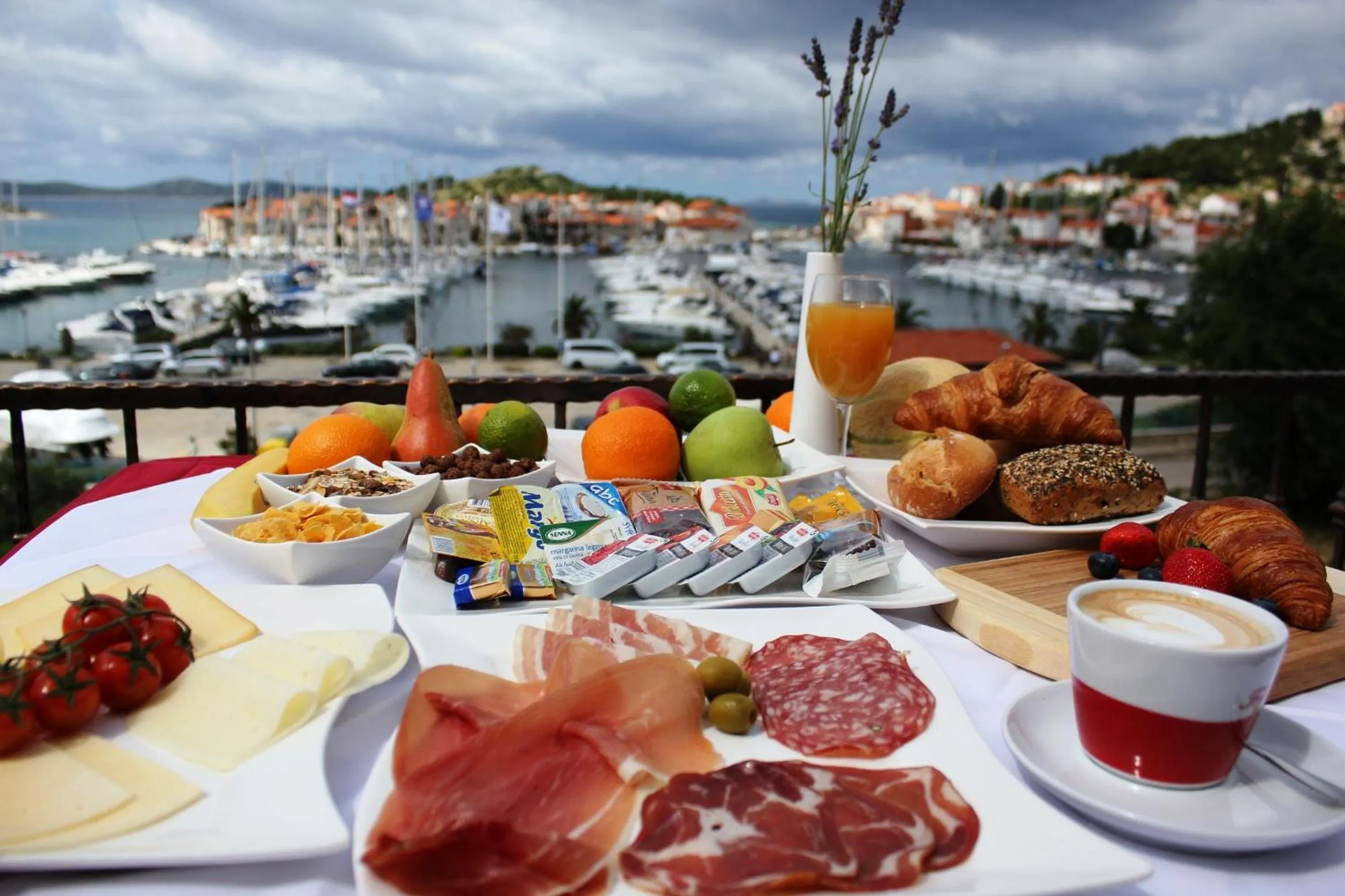 Food and drinks in Villa Diana