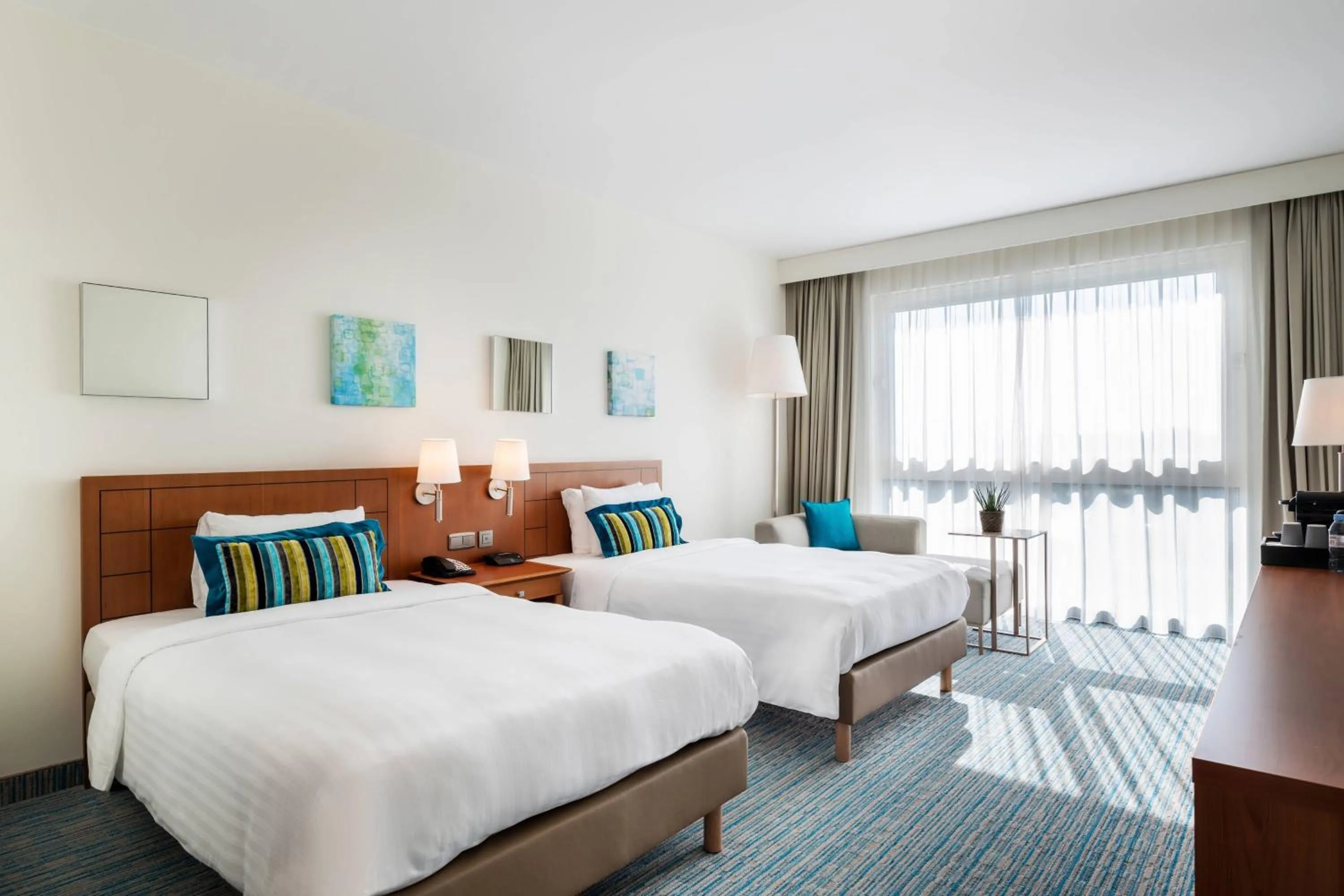 Photo of the whole room, Bed in Courtyard By Marriott Brussels