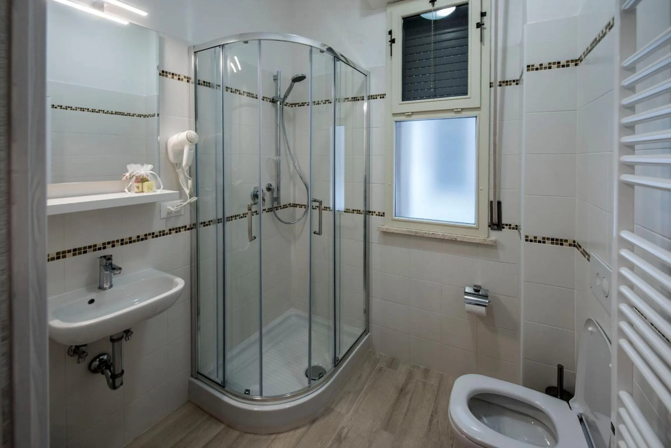 Shower in Affittacamere Le Quattro Stagioni