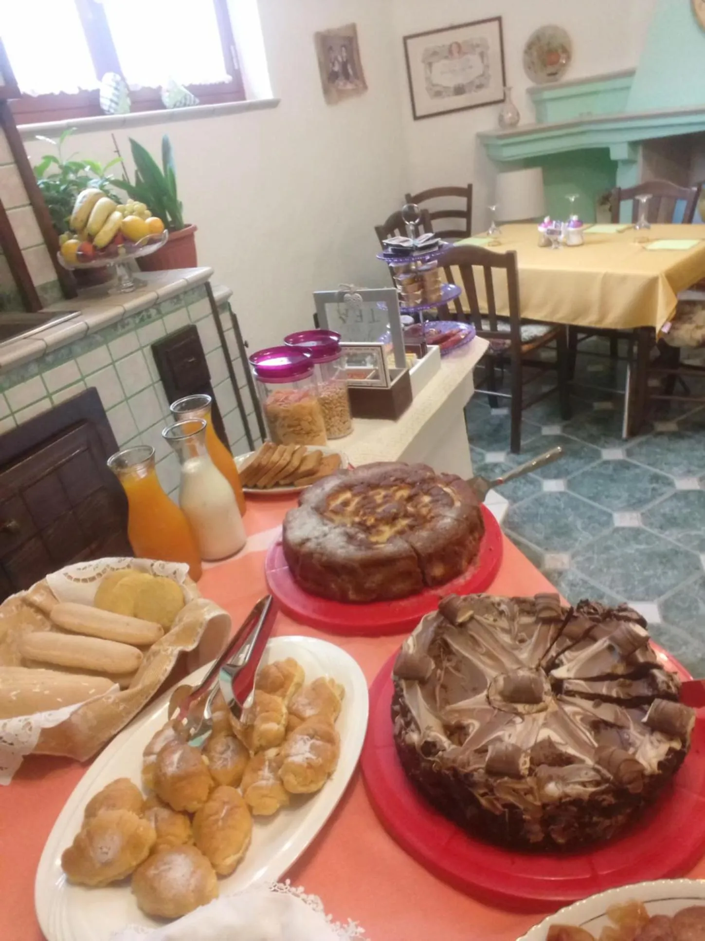 Buffet breakfast in B&b Gennargentu