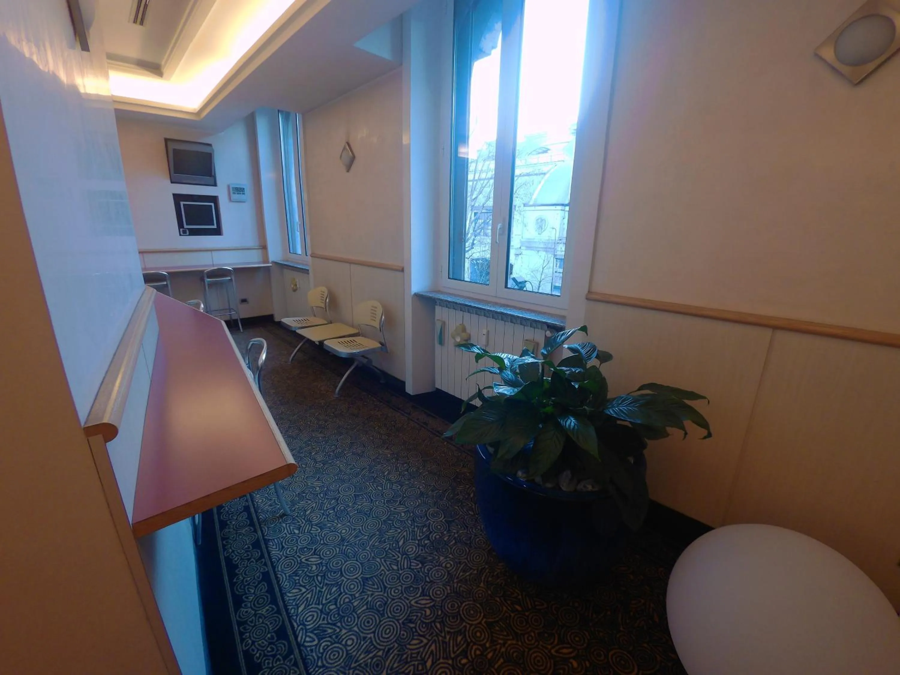 Communal lounge/ TV room in Hotel Ada