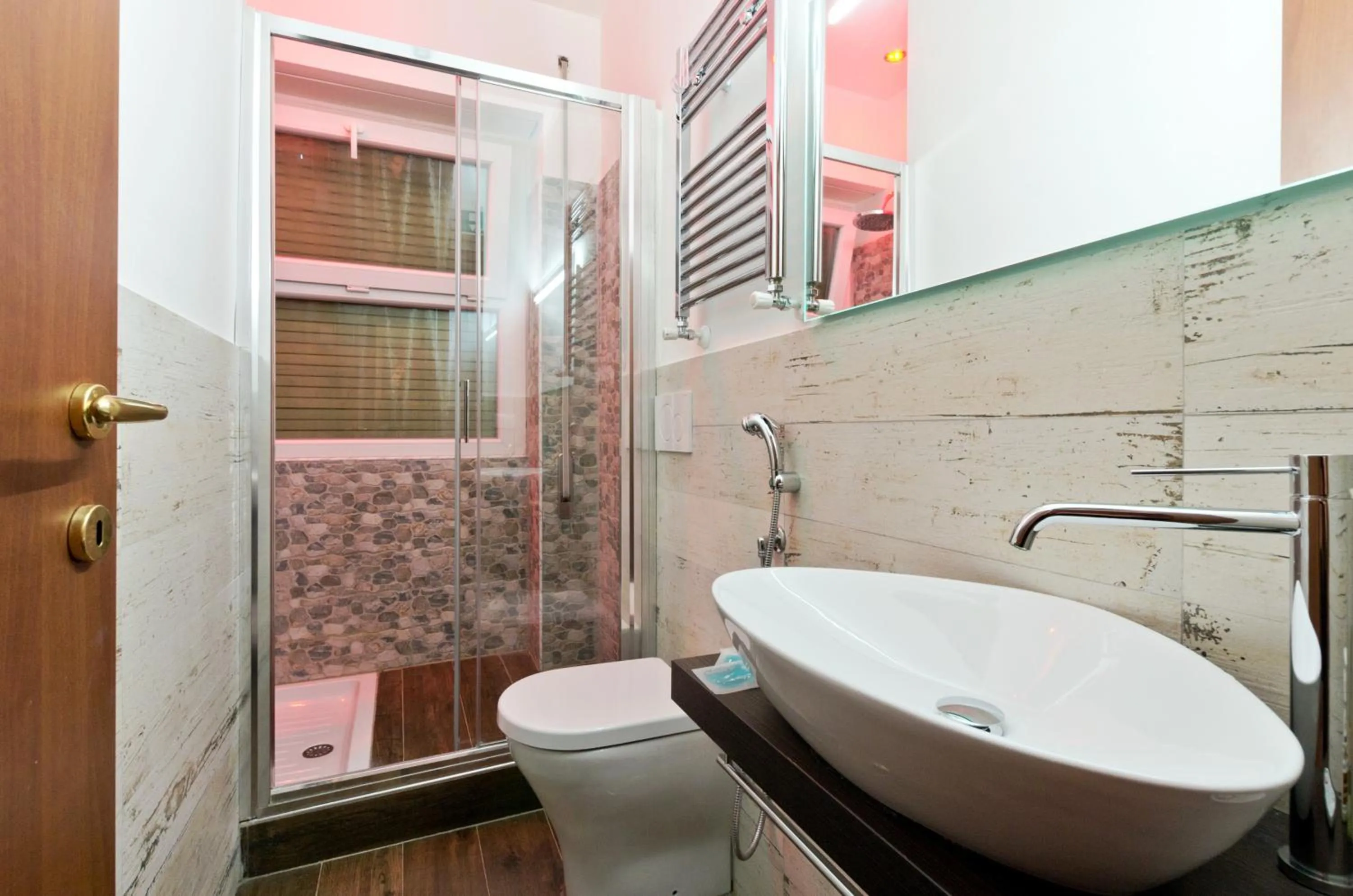 Bathroom in Vatican QG Rooms