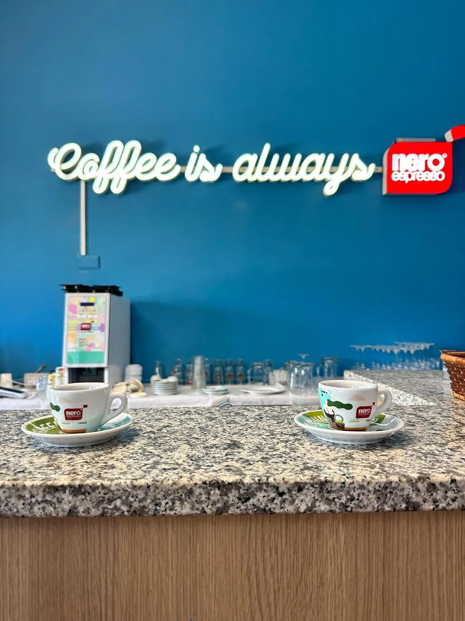 Restaurant/places to eat in Villa MG Hotel