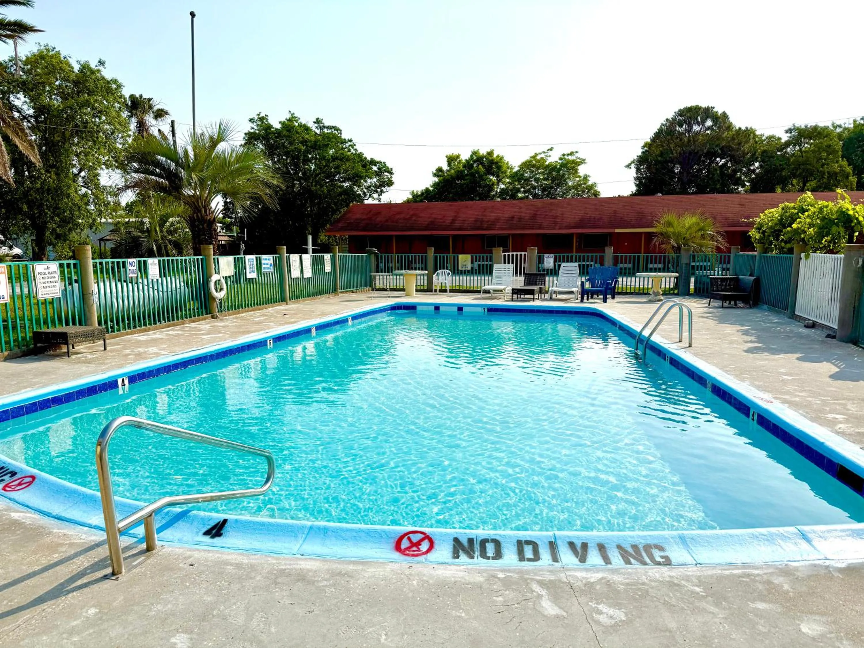 Swimming pool in Gulfway Motel and Restaurant