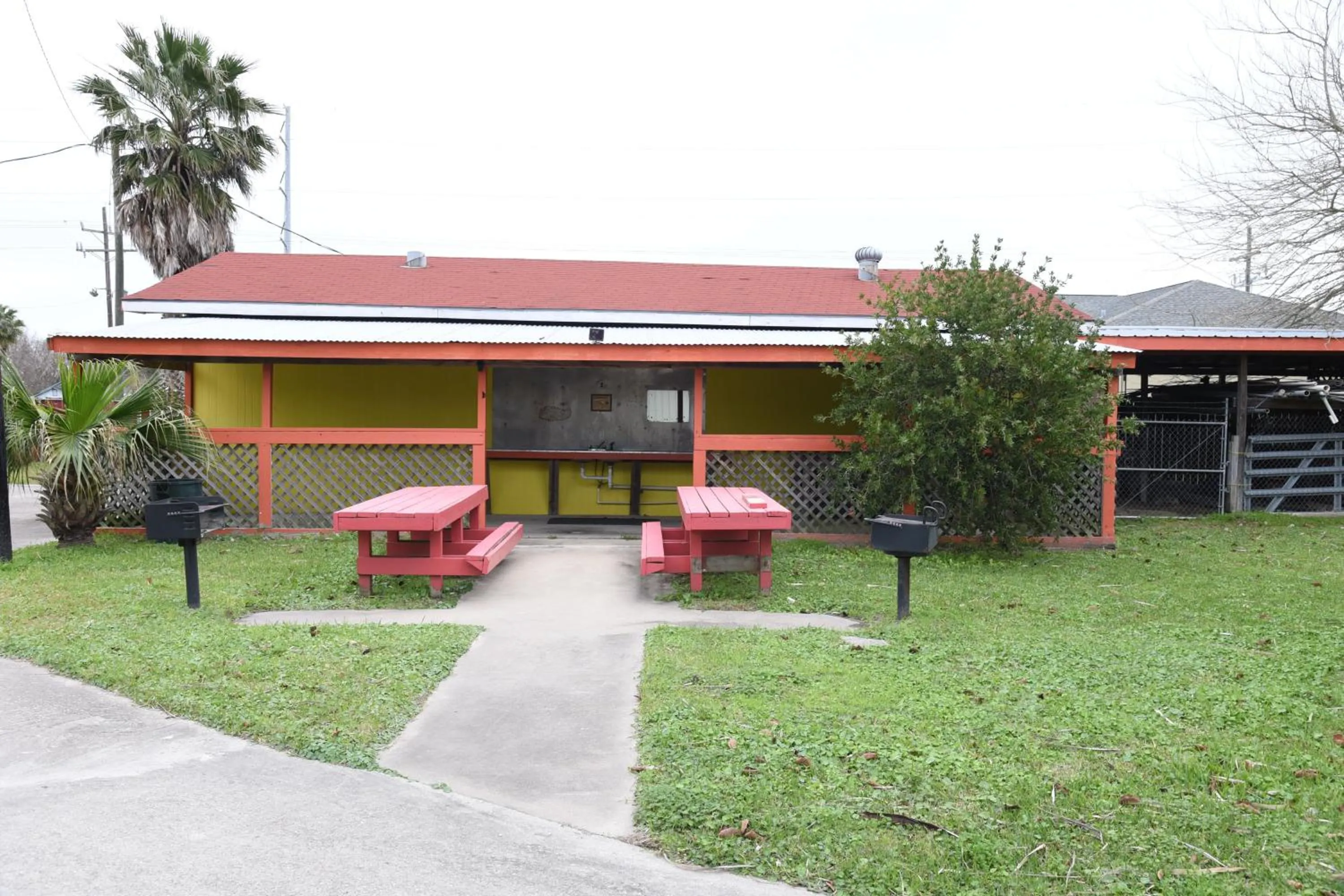 Garden view in Gulfway Motel and Restaurant
