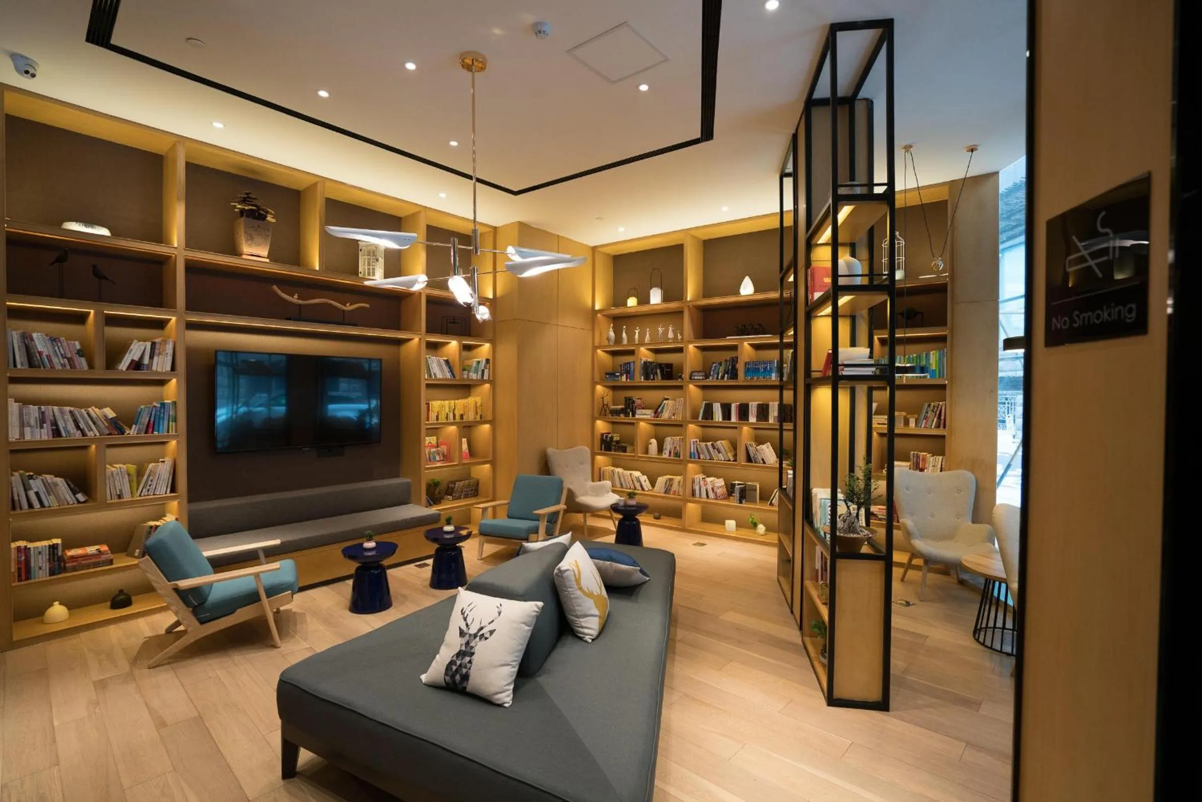 Ningbo Tianyi Square Atour Hotel