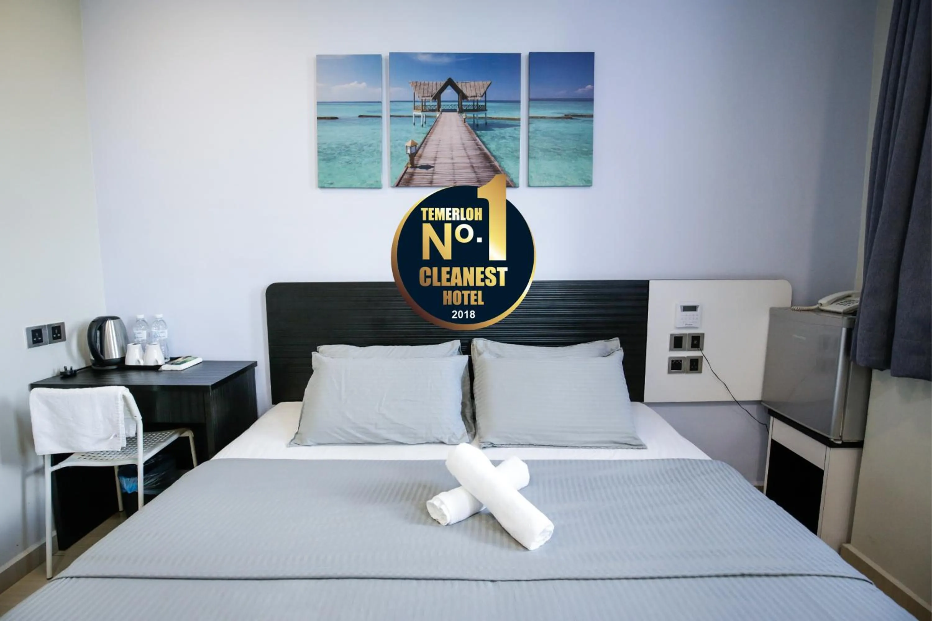 Property logo or sign, Bed in Merrinton Hotel Temerloh