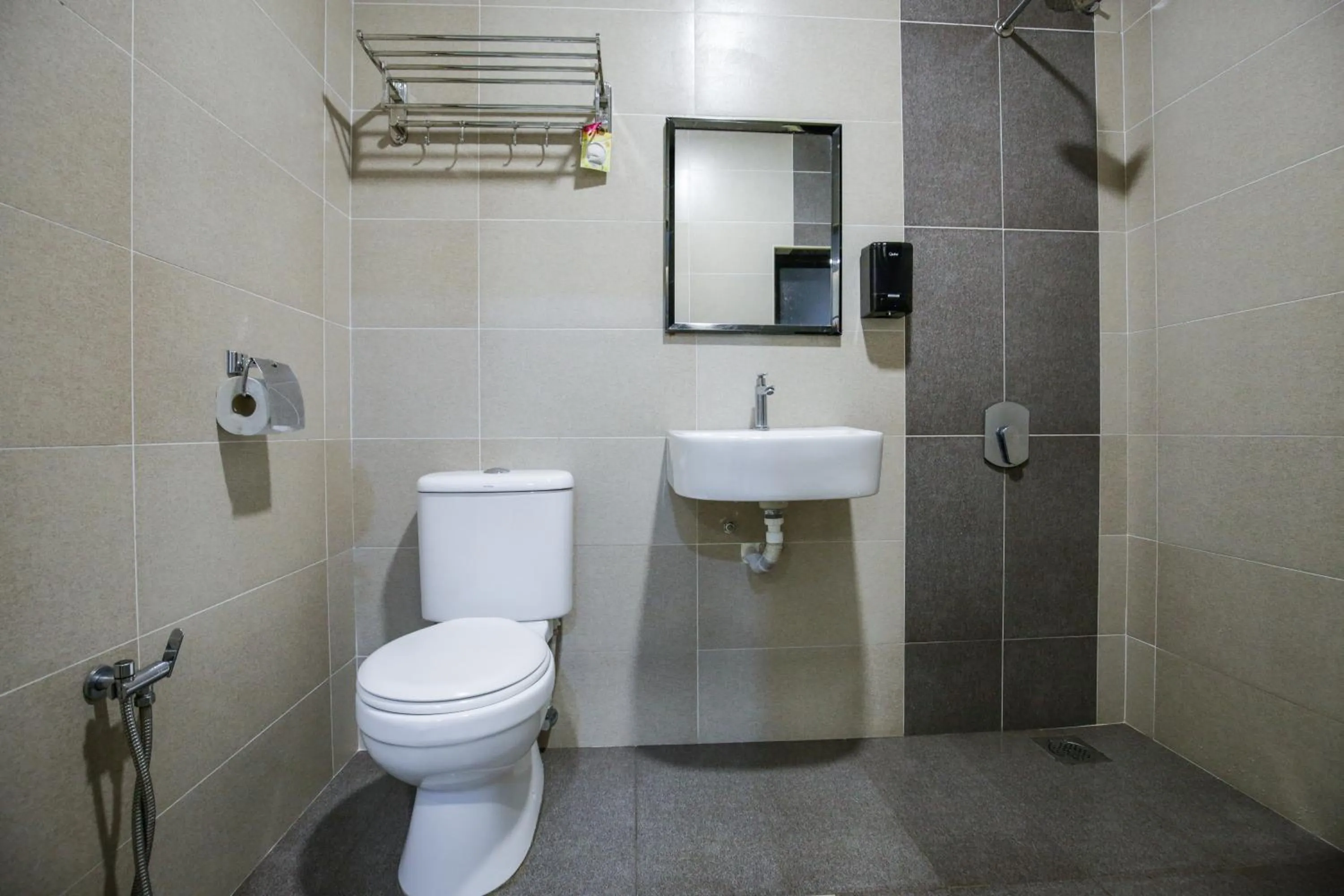 Shower in Merrinton Hotel Temerloh