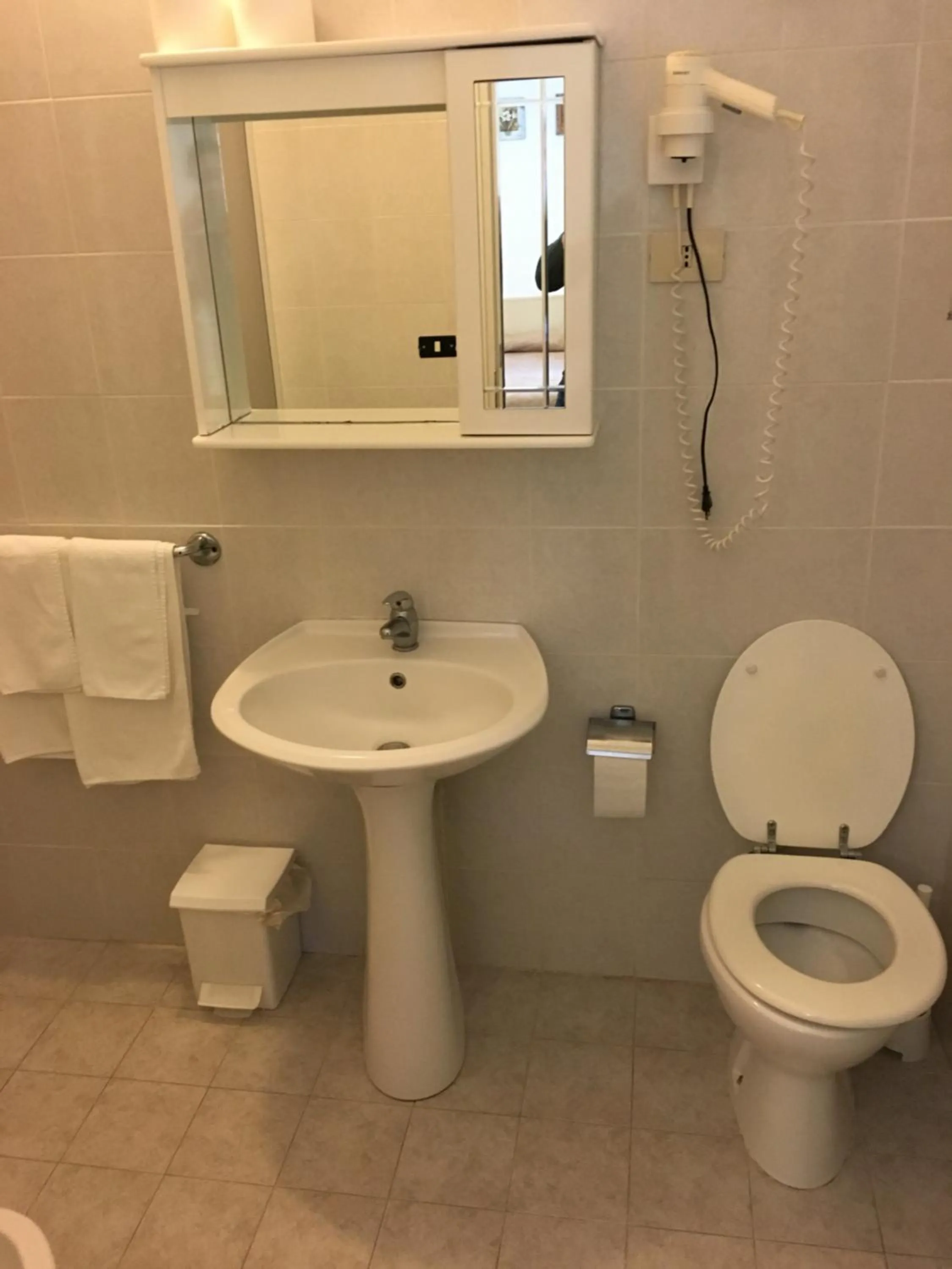 Bathroom in Hotel Azzurro