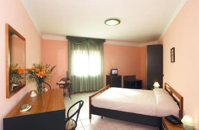 bunk bed, Bed in Hotel Grandinetti