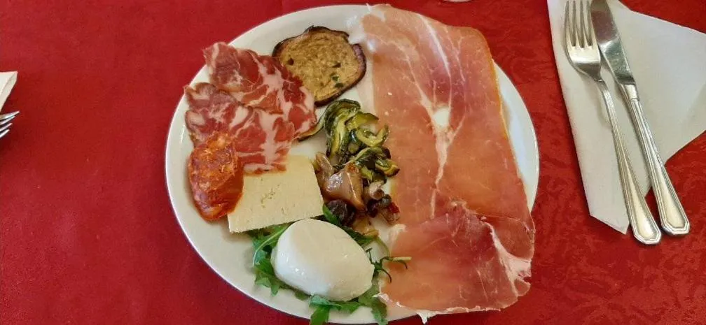 Restaurant/places to eat in Hotel Grandinetti